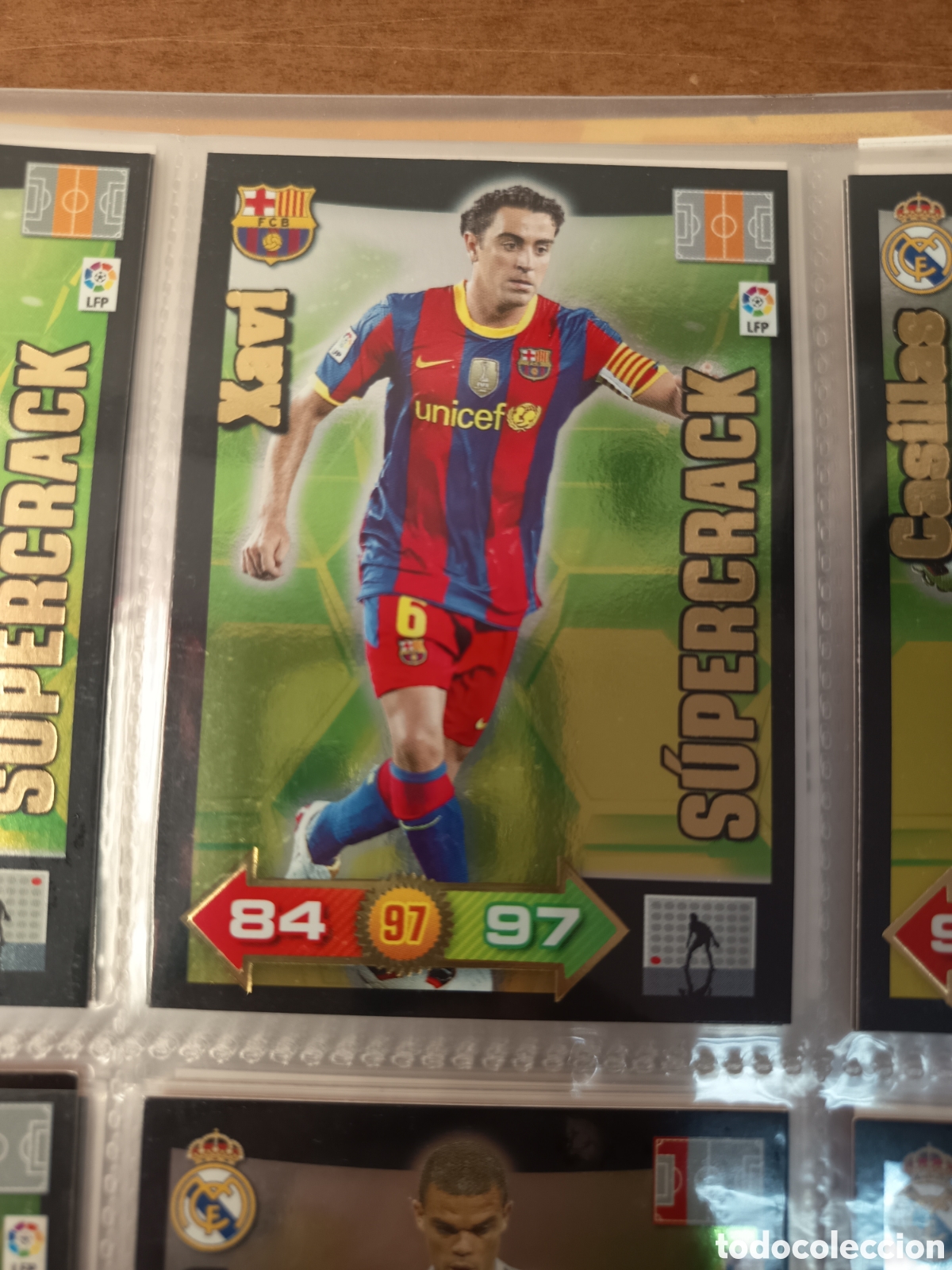 Football Stickers: ADRENALYN LIGA 2010 2011 SUPERCRACK XAVI BARCELONA
