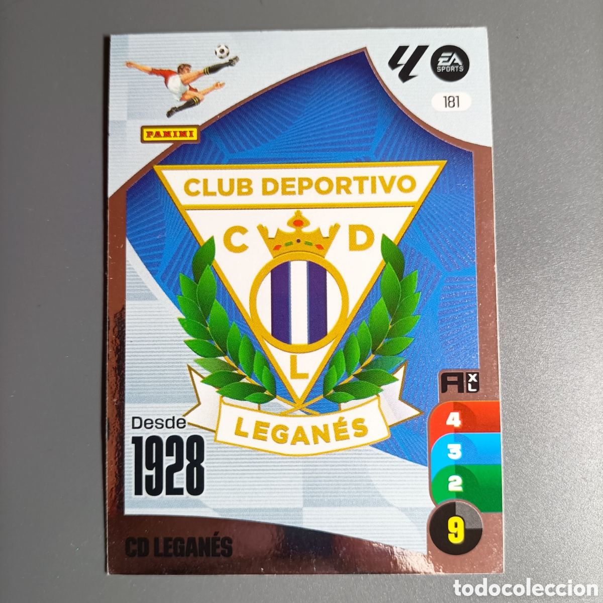 Cromos de f&uacute;tbol: ADRENALYN. LIGA 2024-2025 (LEGAN&Eacute;S) №181 ESCUDO