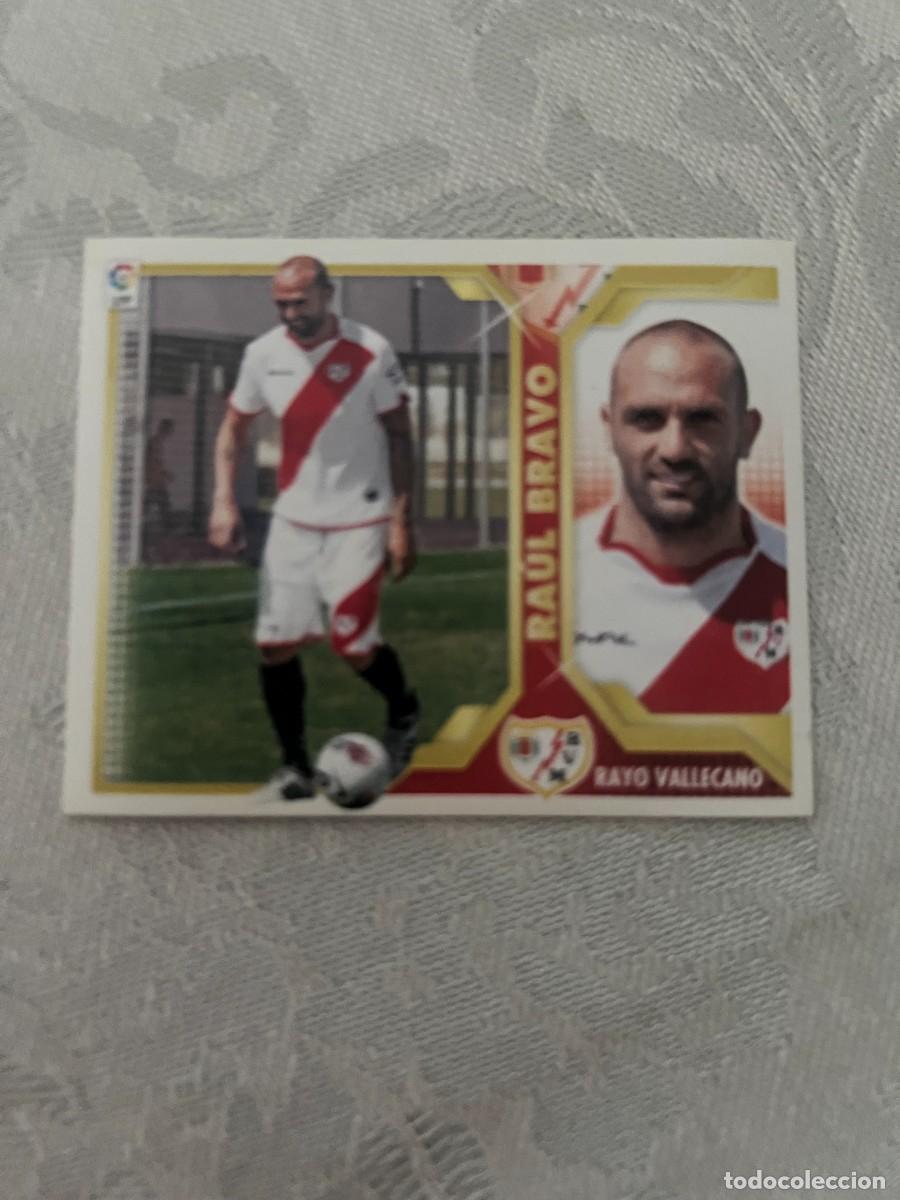 Cromos de f&uacute;tbol: RAUL BRAVO RAYO VALLECANO COLOCA SIN PEGAR ALBUM ESTE LIGA 2011 - 2012
