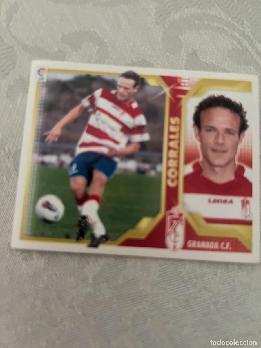 Cromos de f&uacute;tbol: CORRALES GRANADA COLOCA SIN PEGAR ALBUM ESTE LIGA 2011 - 2012