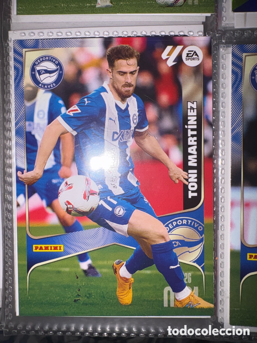 Cromos de f&uacute;tbol: 35 TONI MARTINEZ DEPORTIVO ALAVES FICHAS ALBUM MEGACRACKS 2025 2026 MGK 25 26