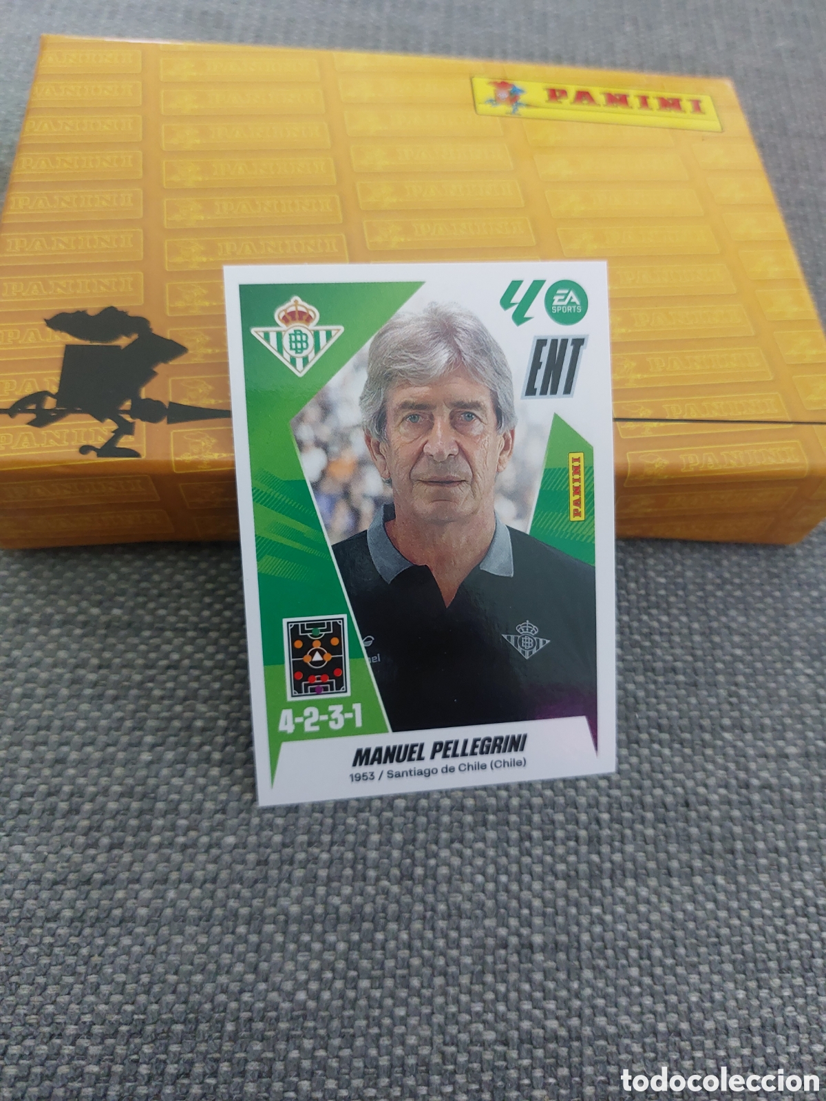 Cromos de f&uacute;tbol: 2 MANUEL PELLEGRINI ENTRENADOR REAL BETIS LIGA ESTE 2025 2026 PANINI 25 26 SIN PEGAR