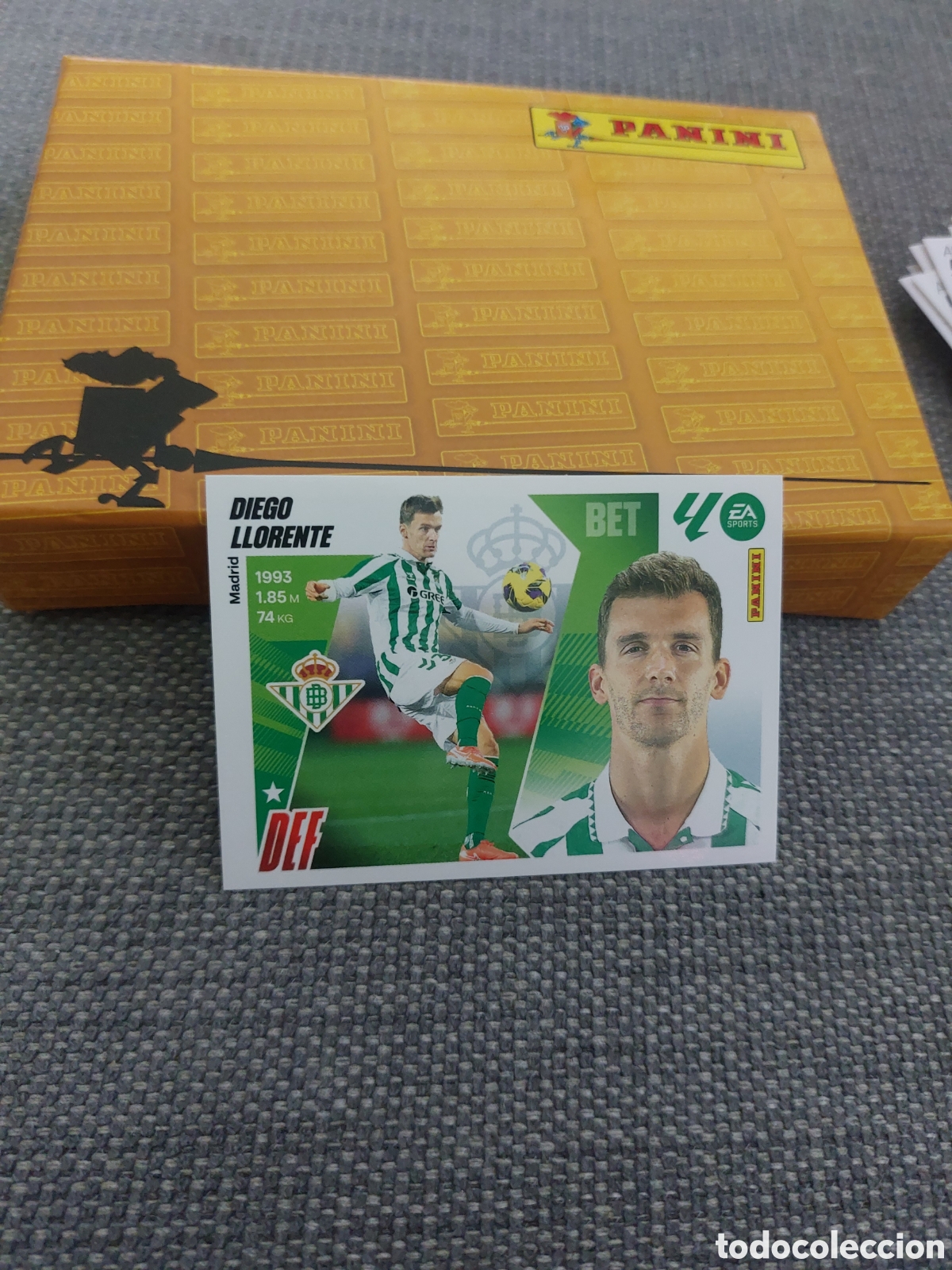 Cartes &agrave; collectionner de Football: 8 DIEGO LLORENTE BETIS PANINI LIGA ESTE 25 26 2025 2026