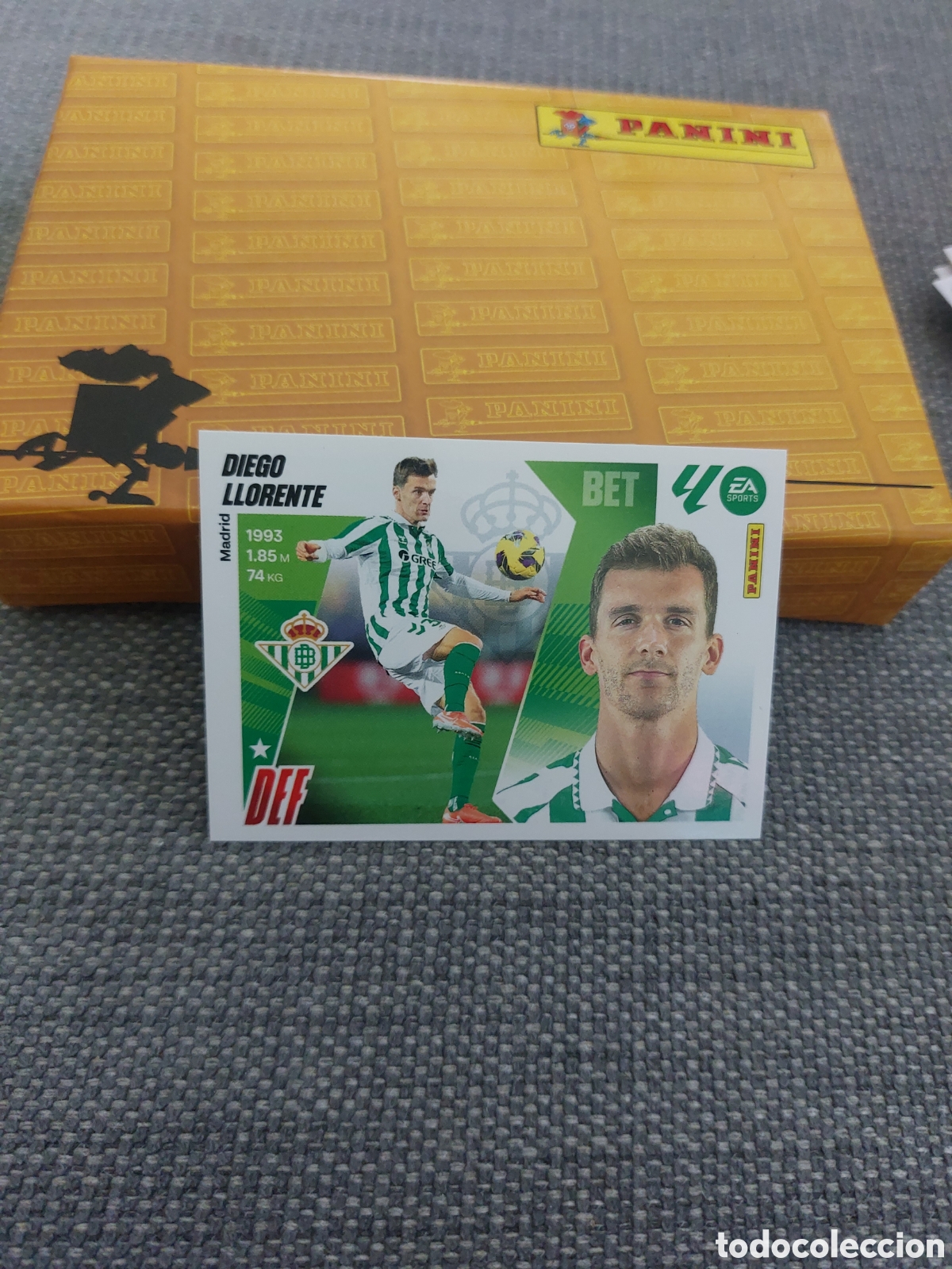 Cartes &agrave; collectionner de Football: 8 DIEGO LLORENTE BETIS PANINI LIGA ESTE 25 26 2025 2026