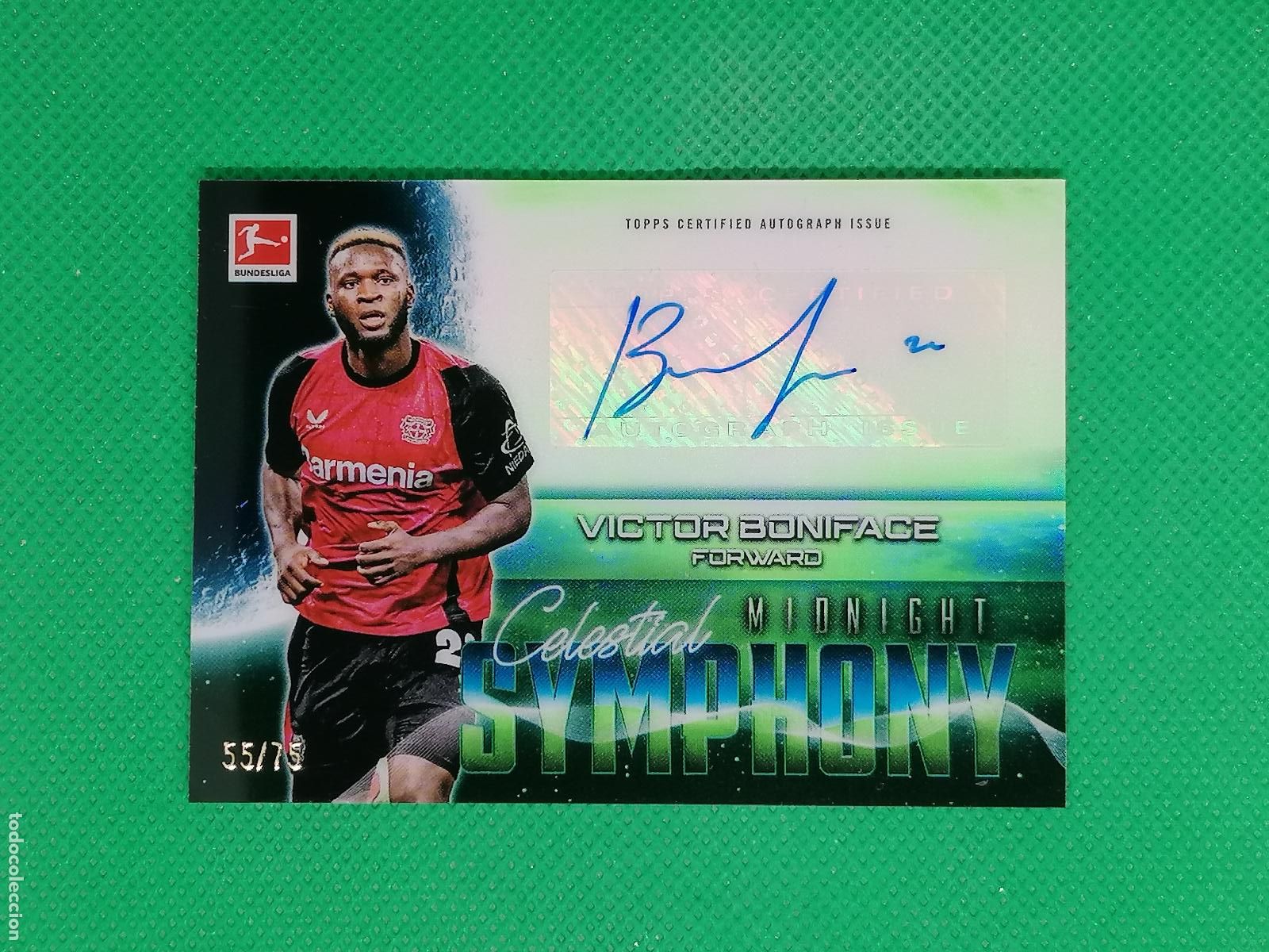 Cromos de f&uacute;tbol: VICTOR BONIFACE LEVERKUSEN /75 AUTOGRAFO AUTO FIRMA MIDNIGHT ⚽ TOPPS BUNDESLIGA 24 25 2024 2025 ⚽