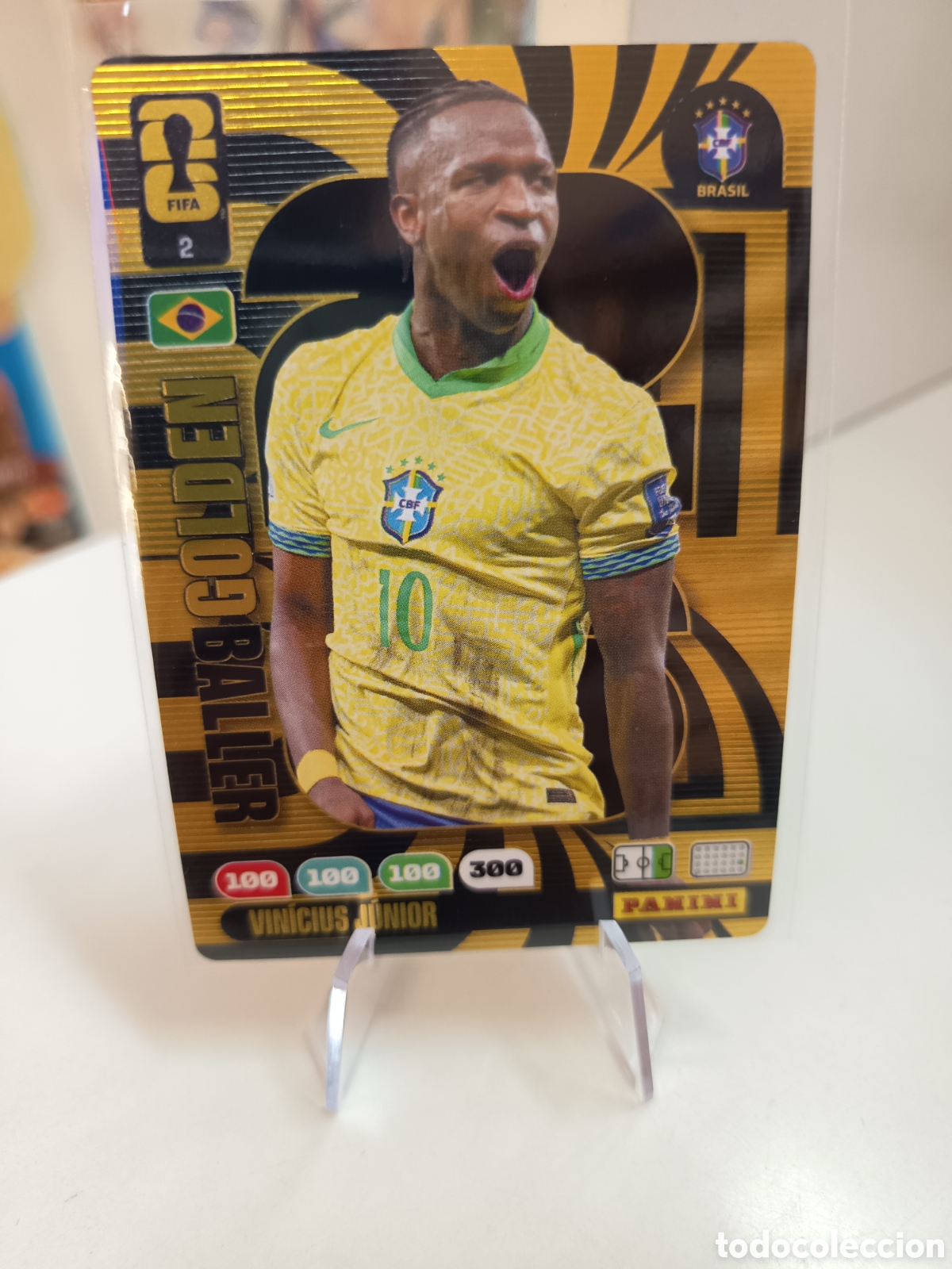 Cartes &agrave; collectionner de Football: VINICIUS 2 GOLDEN BALLER WORLD CUP ADRENALYN 2026