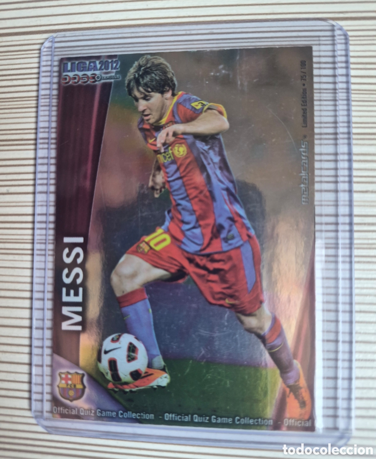 Cromos de f&uacute;tbol: MESSI METALCARD BRILLO LISO MUNDICROMO 2011 2012