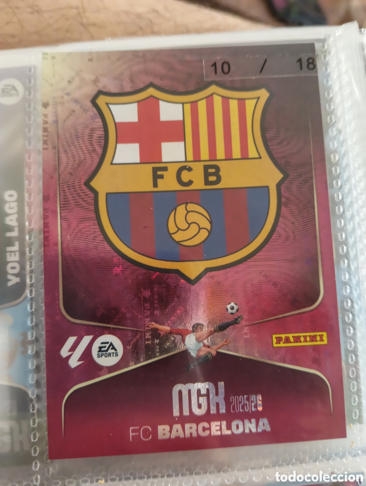 Cromos de f&uacute;tbol: 73 ESCUDO FC BARCELONA FICHAS ALBUM MEGACRACKS 2025 2026 MGK 25 26