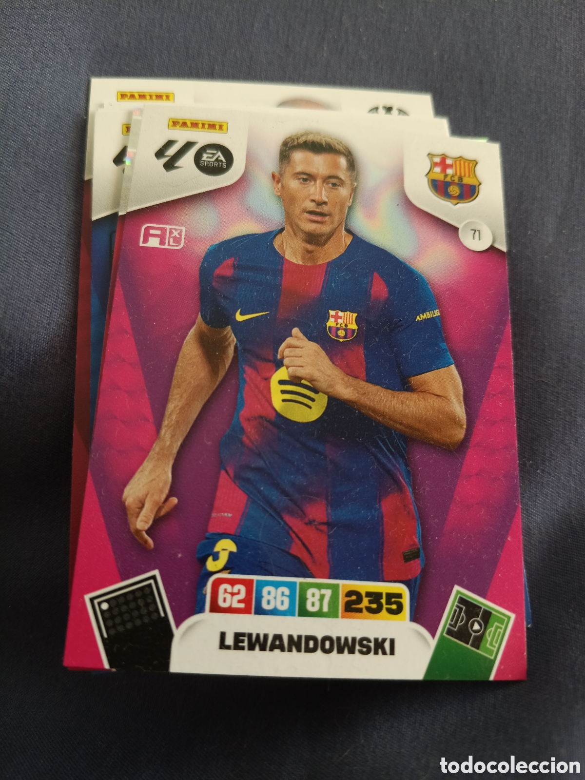 Cromos de f&uacute;tbol: carta coleccionable de Robert Lewandowski de la colecci&oacute;n Panini Adrenalyn XL La Liga 2025/26