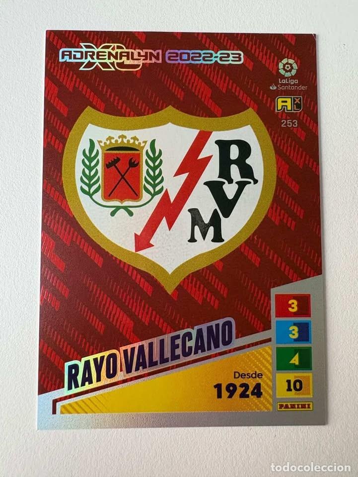 Cromos de f&uacute;tbol: Escudo Rayo Vallecano 253 Adrenalyn 2022-23