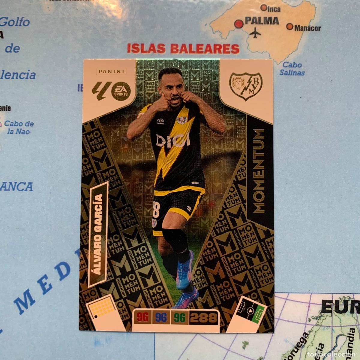 Cromos de f&uacute;tbol: &Aacute;lvaro Garcia Momentum Del Rayo Vallecano cromo adrenalyn XL 25-26 2025-2026