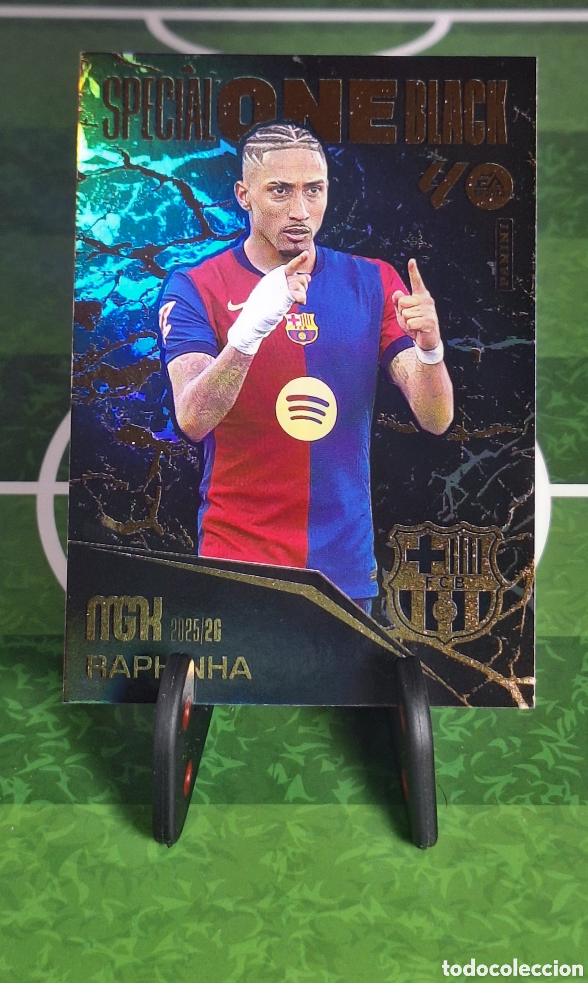 Cromos de f&uacute;tbol: RAPHINHA SPECIAL ONE BLACK MGK 2025/2026