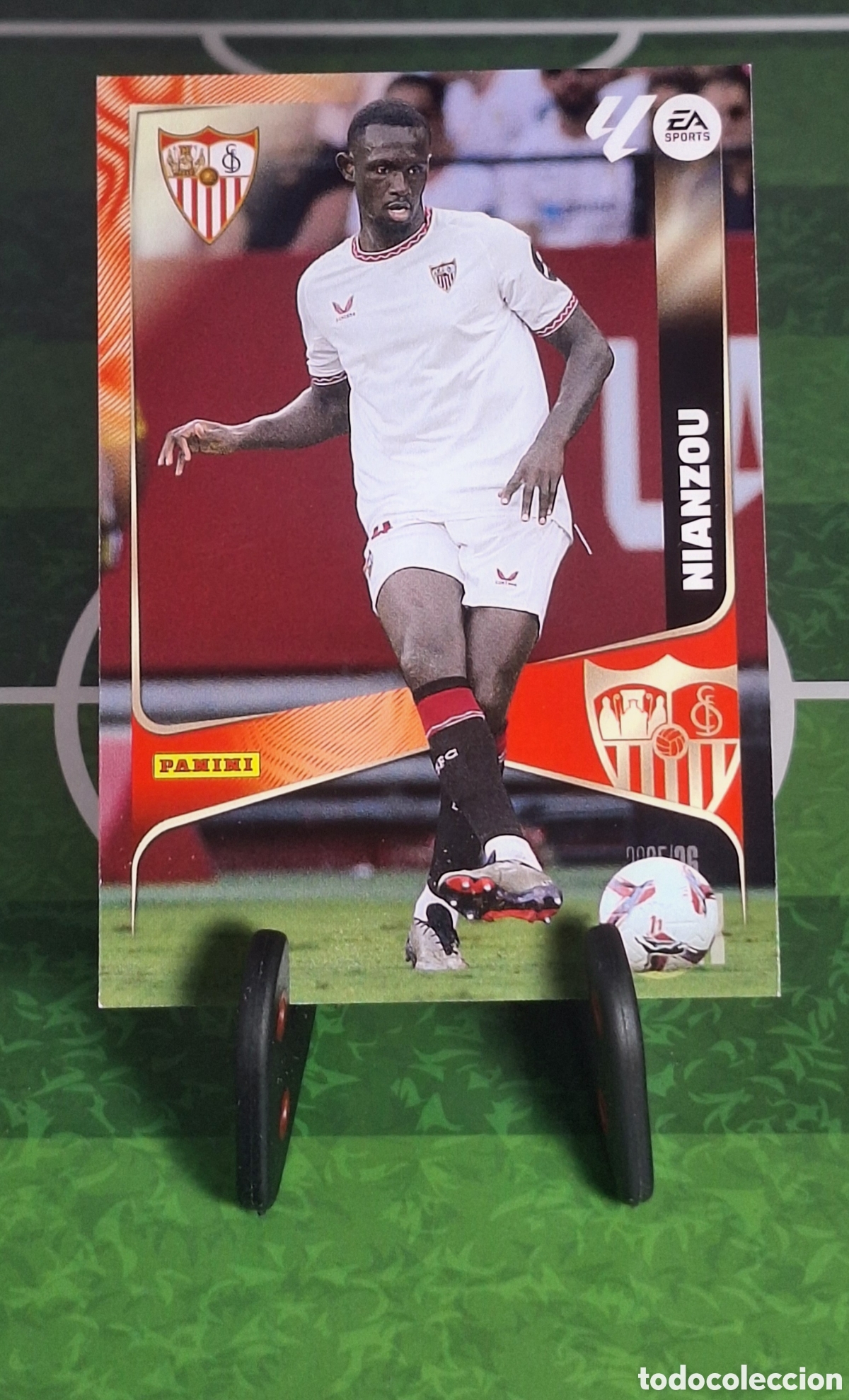 Cromos de f&uacute;tbol: NIANZOU #332 MGK 2025/2026
