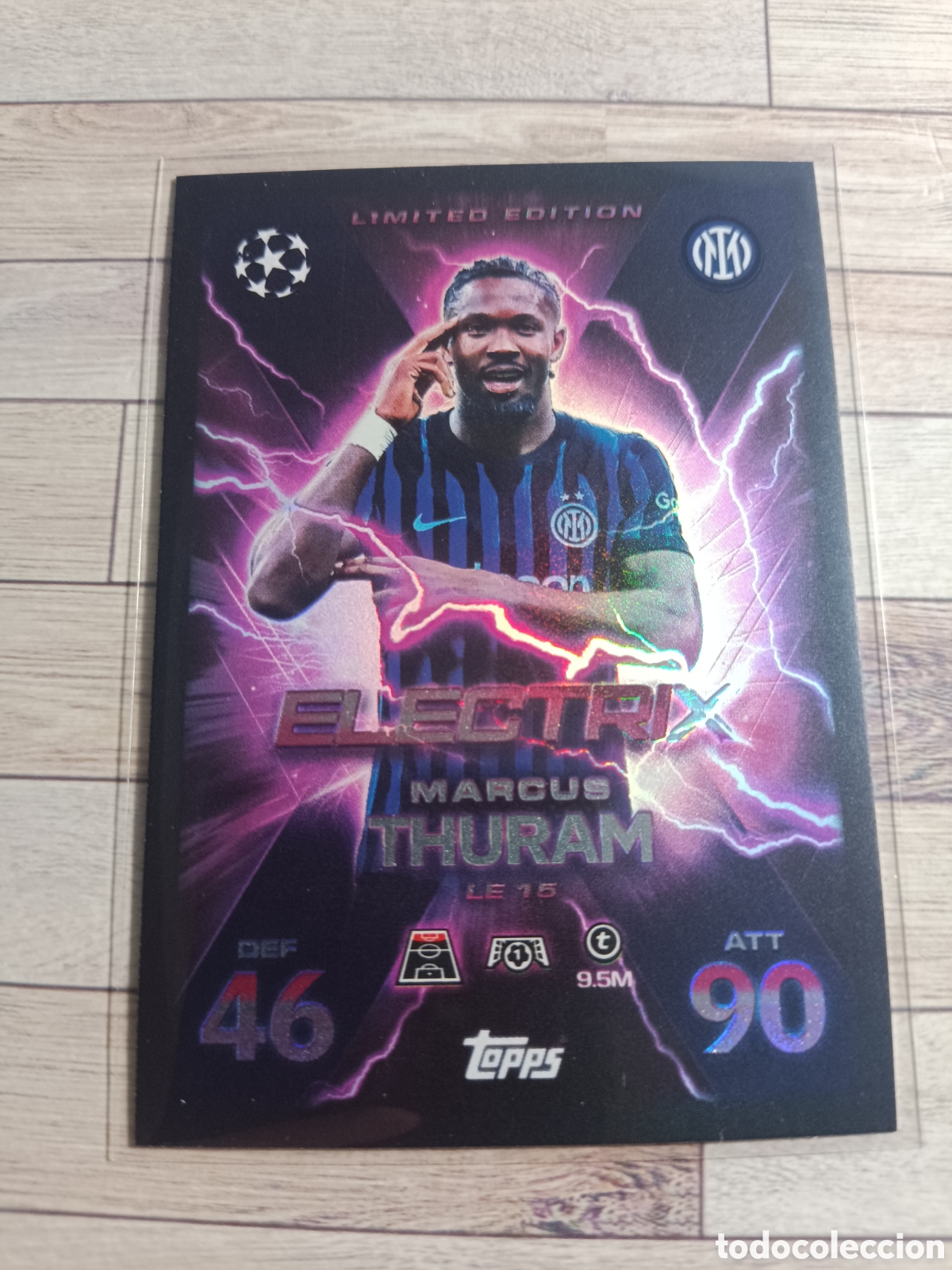 Cromos de f&uacute;tbol: LE 15 THURAM INTER ELECTRIX LIMITED EDITION MATCH ATTAX EXTRA CHAMPIONS LEAGUE 2025 2026 TOPPS 25 26