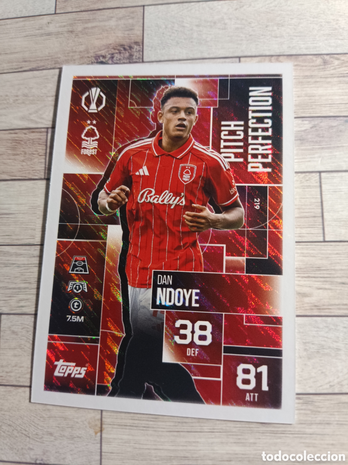 Cromos de f&uacute;tbol: 219 NDOYE NOTTINGHAM FOREST PITCH PERFECTION MATCH ATTAX EXTRA CHAMPIONS 2025 2026 TOPPS 25 26