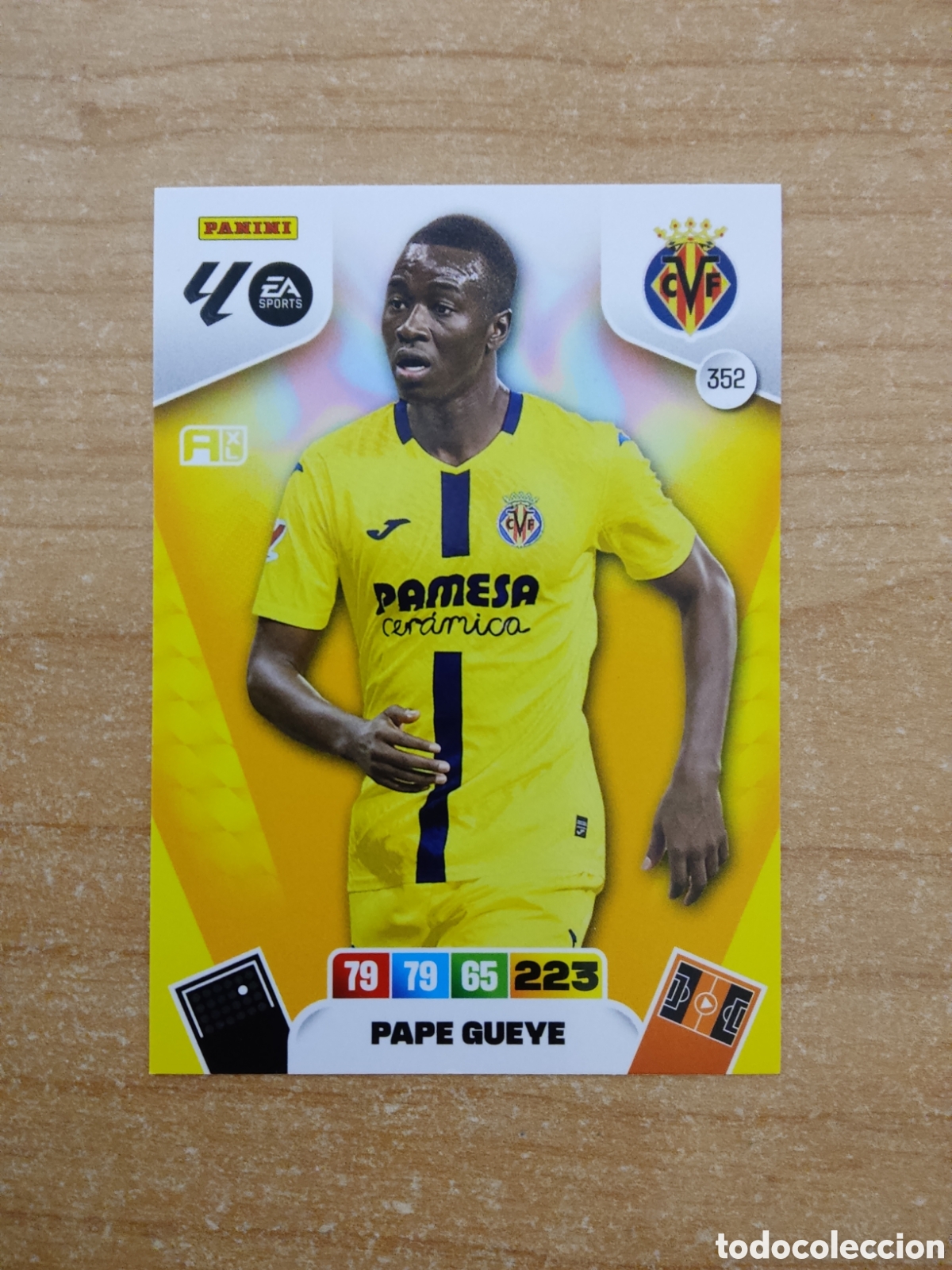 Cromos de f&uacute;tbol: 352 PAPE GUEYE VILLARREAL ADRENALYN XL LIGA 2025 2026