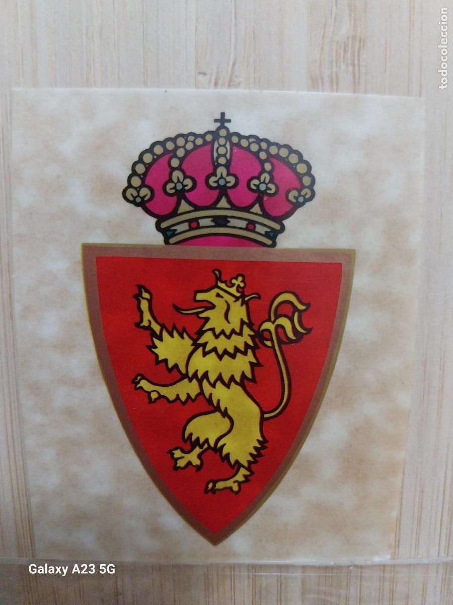 Cromos de f&uacute;tbol: ZARAGOZA ED ESTE 1976 76 77 1977 ESCUDOS Y EQUIPOS FALTA CROMO SIN TRASERA