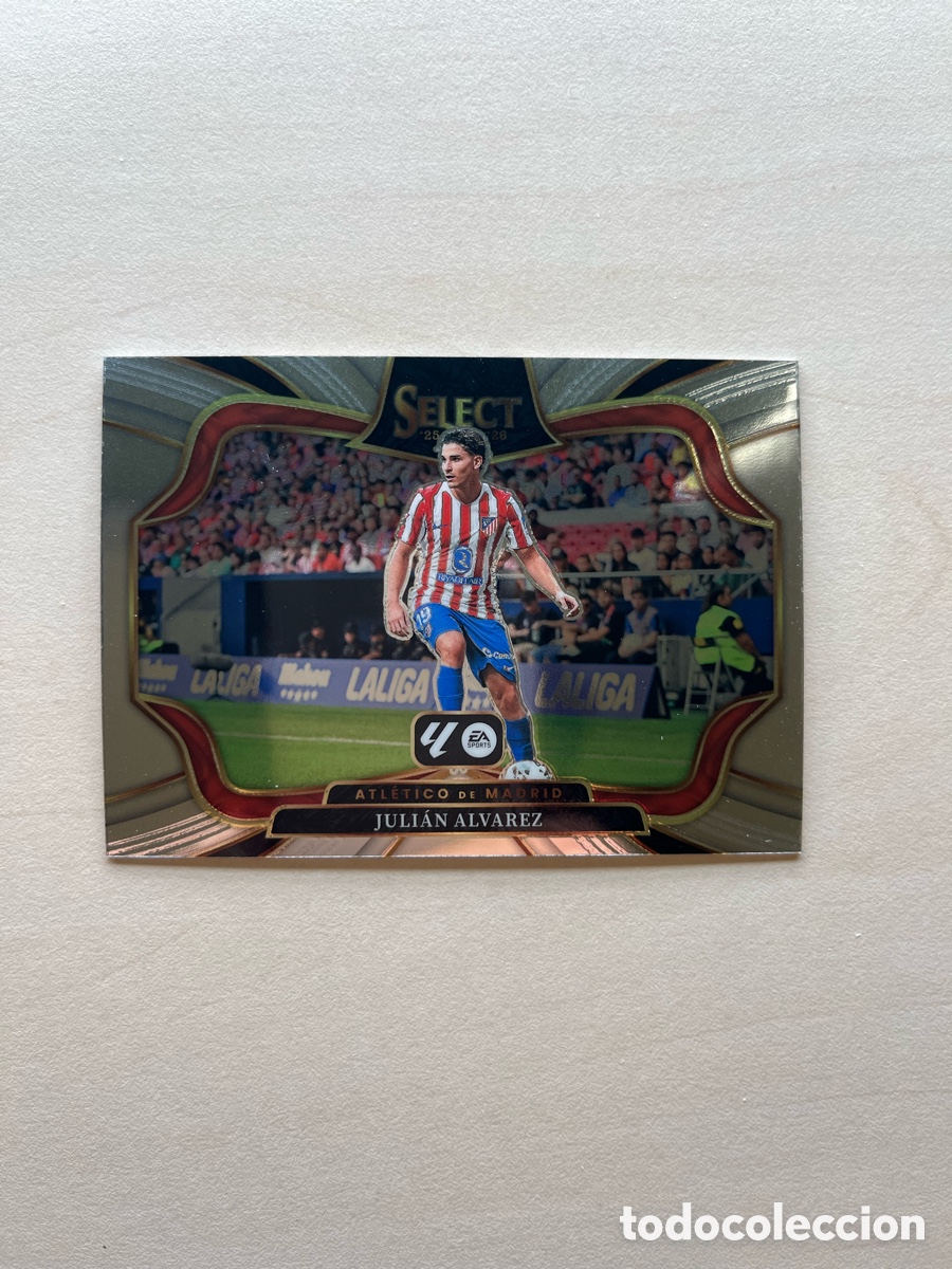 Fu&szlig;ball-Sticker: Juli&aacute;n &Aacute;lvarez Field Level Select La Liga 2025-26 - Atl&eacute;tico de Madrid