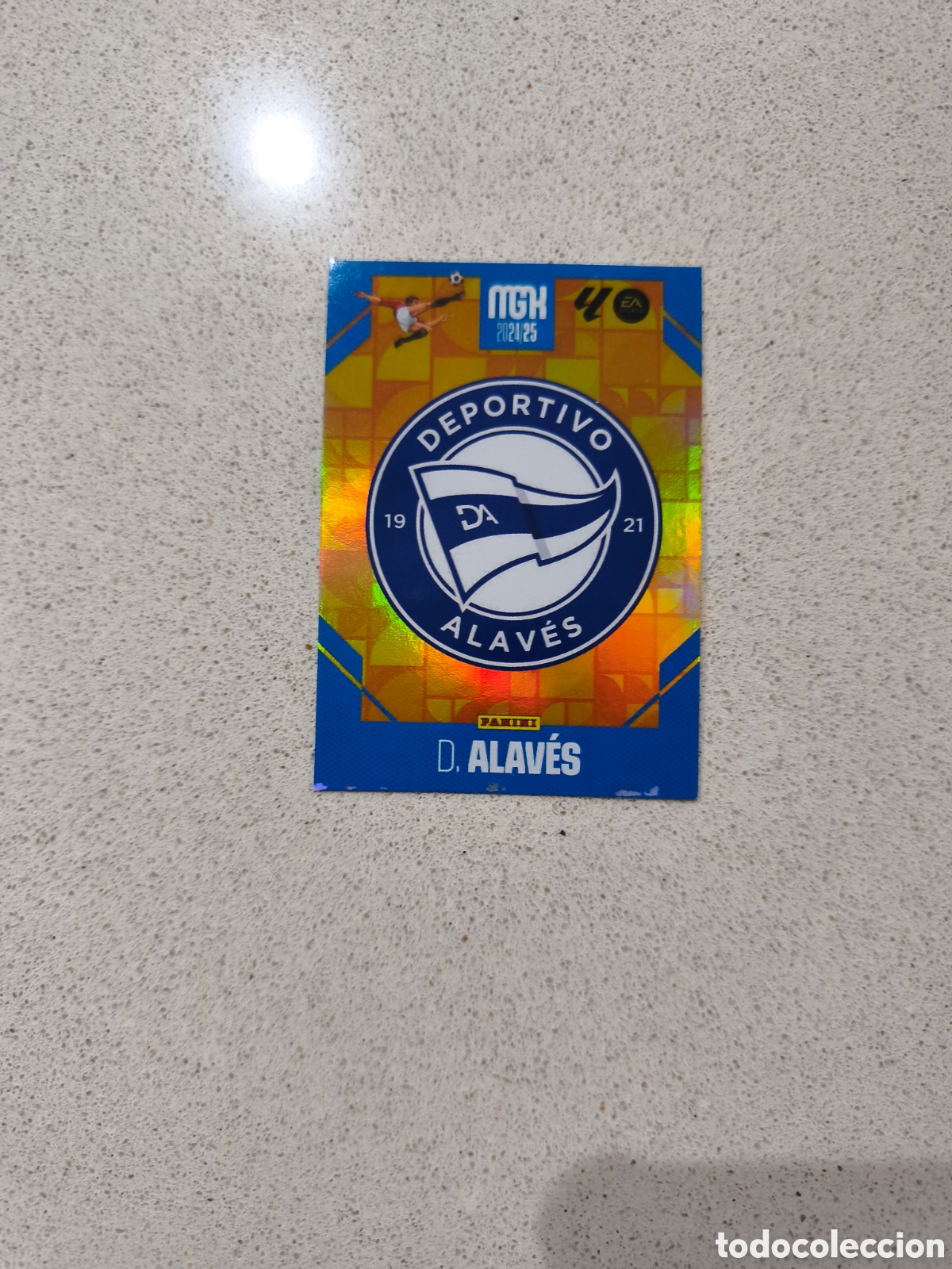 Cromos de f&uacute;tbol: CARTA N&Uacute;MERO 19 ESCUDO ALAV&Eacute;S. MEGACRACKS 24/25. PANINI.