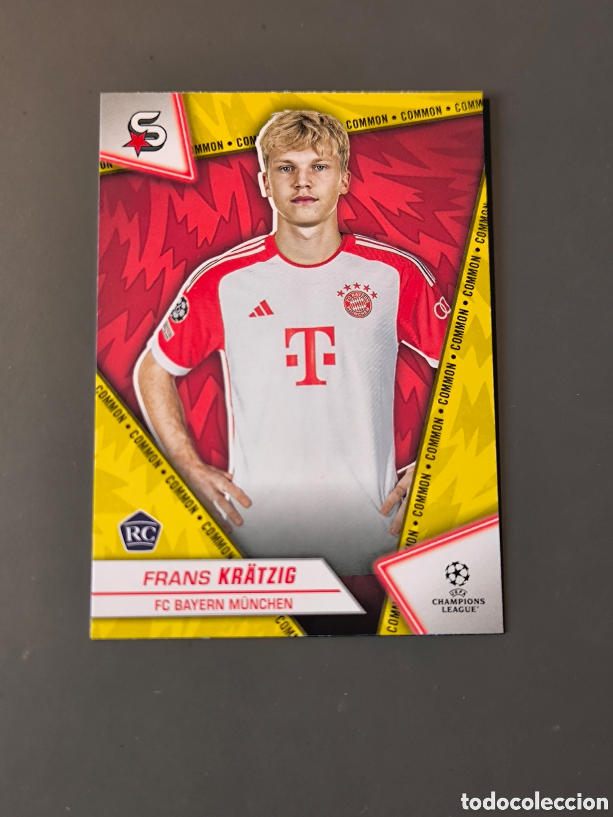 Cromos de f&uacute;tbol: KRATZIG 185 Rookie Common Bayern Superstars 2024 Topps