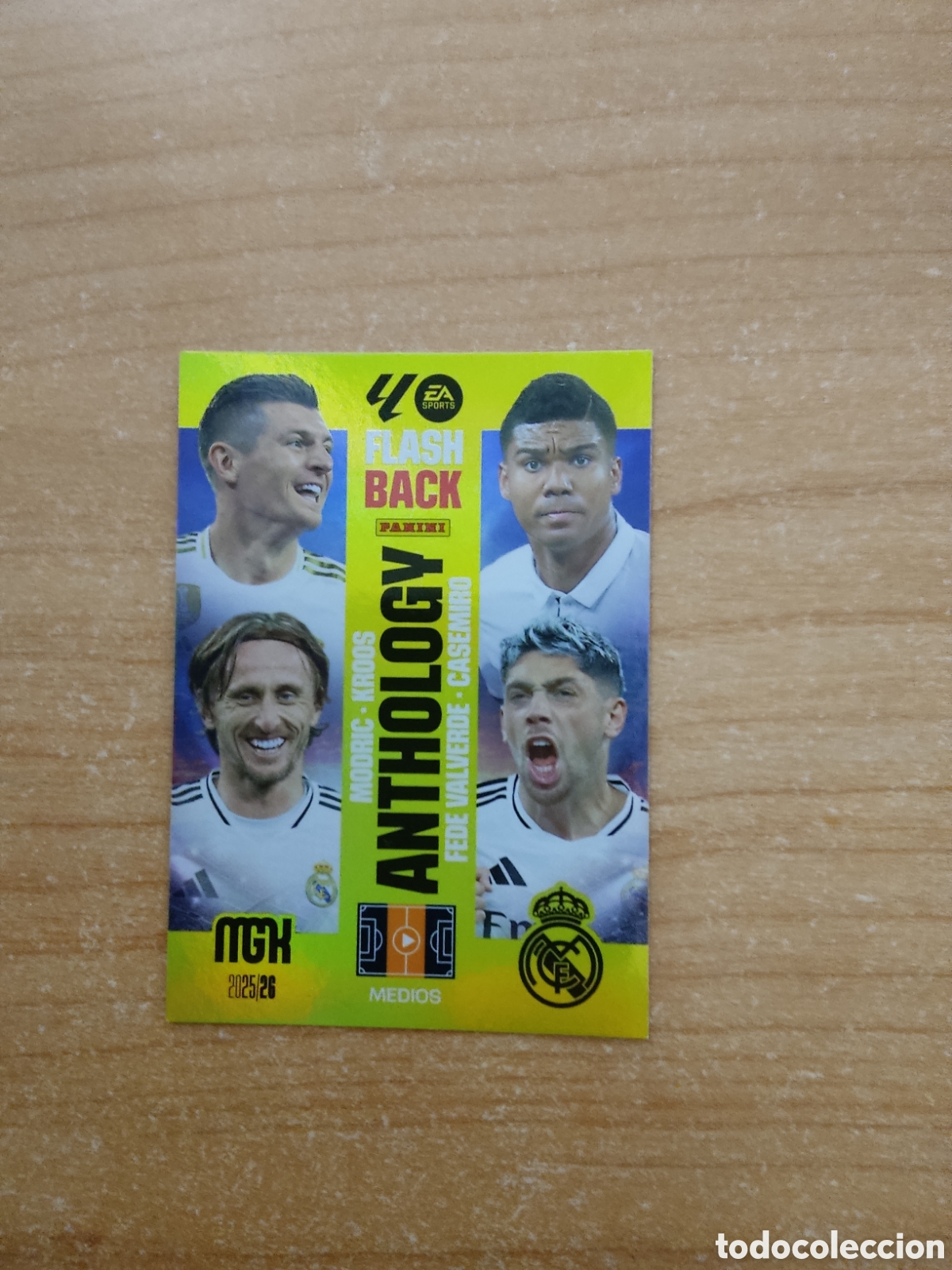 Cromos de f&uacute;tbol: 436 MODRIC KROOS FEDE VALVERDE CASEMIRO REAL MADRID FLASHBACK MEGACRACKS 2025 2026