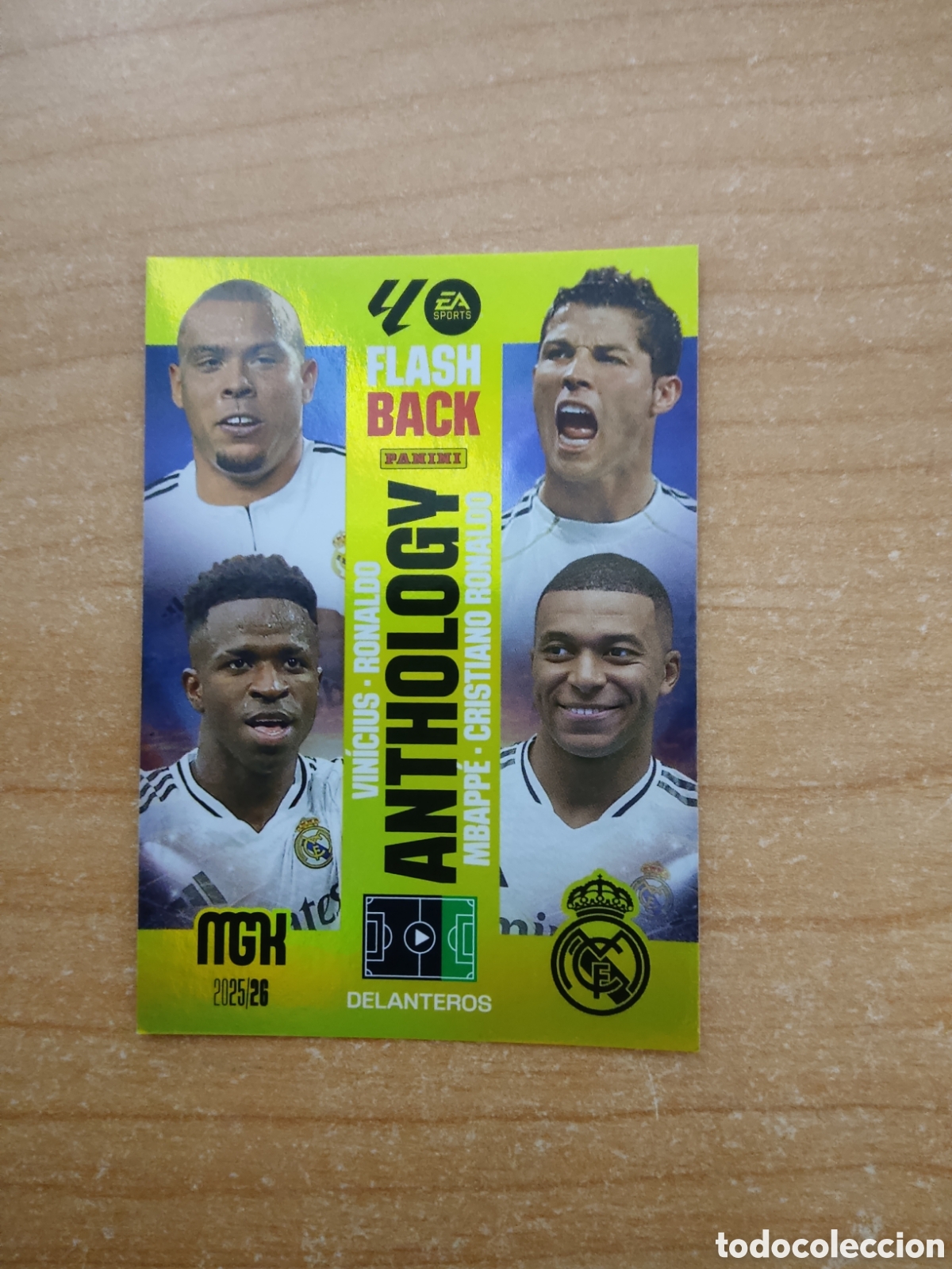 Cromos de f&uacute;tbol: 440 VINICIUS RONALDO MBAPPE Y CRISTIANO RONALDO REAL MADRID FLASHBACK MEGACRACKS 2025 2026
