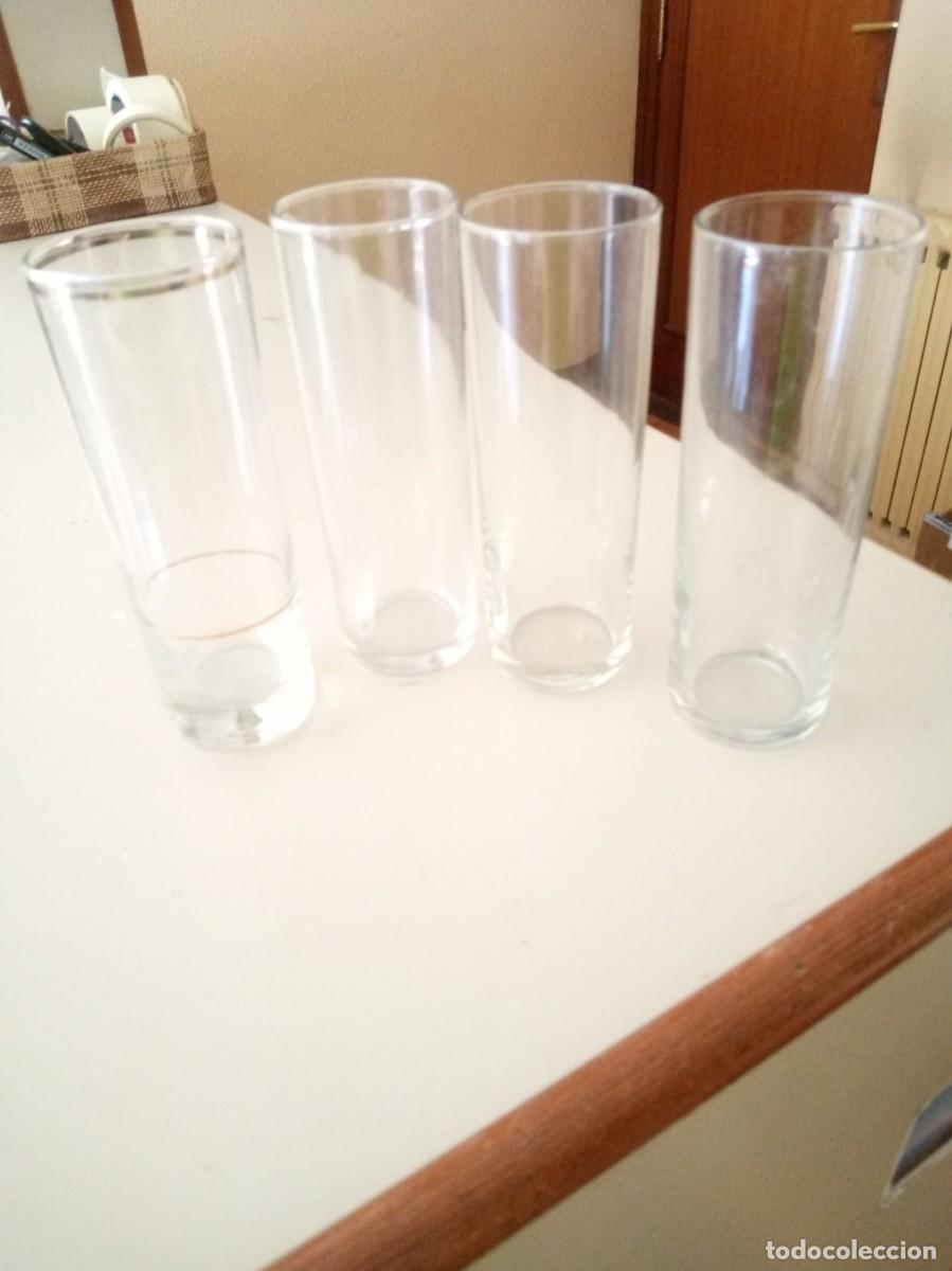 Cromos de f&uacute;tbol: Set de cuatro vasos altos de cristal.