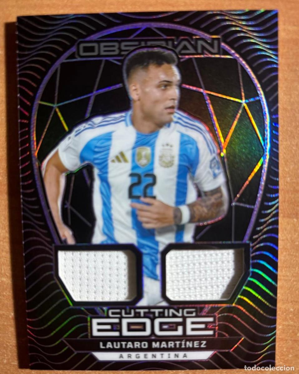 Fu&szlig;ball-Sticker: PANINI OBSIDIAN SOCCER 2024-2025 LAUTARO MARTINEZ (ARGENTINA) DOBLE PARCHE USADO + NUMERADA /50