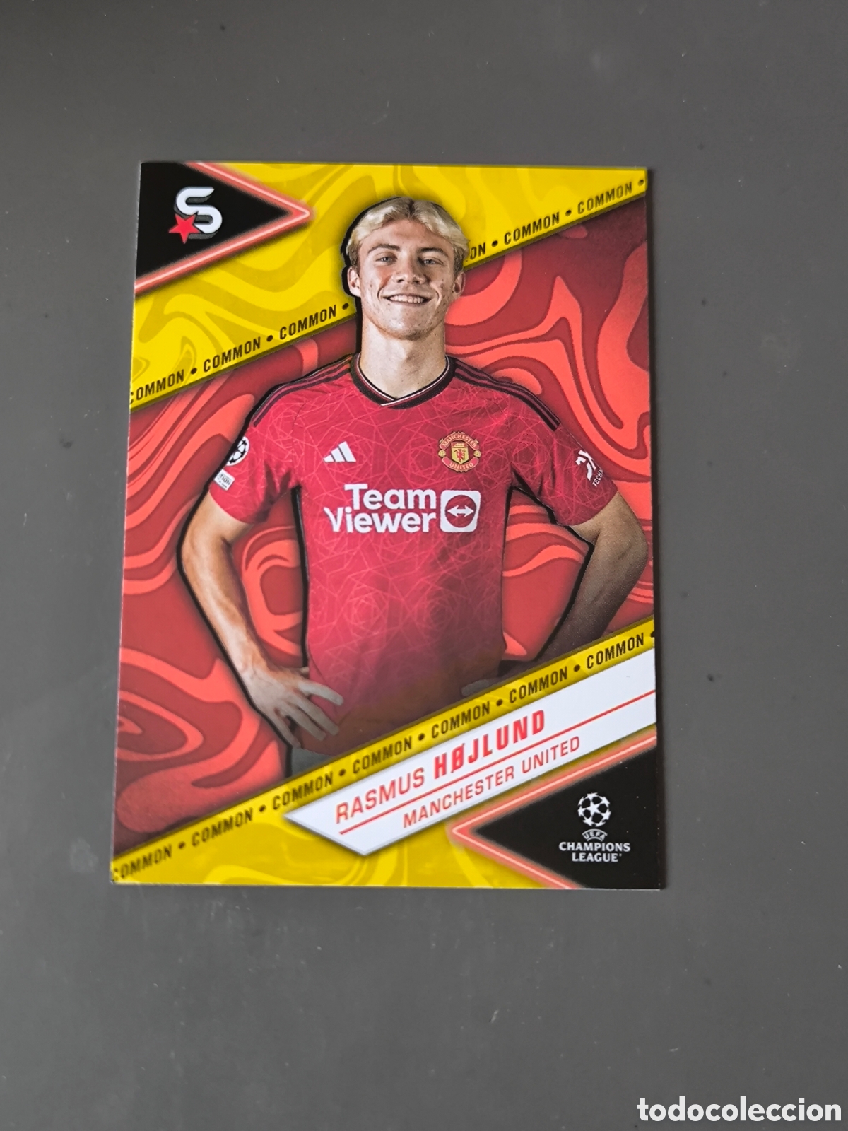 Cromos de f&uacute;tbol: RASMUS HOJLUND 96 Common Manchester United Superstars 2024 Topps