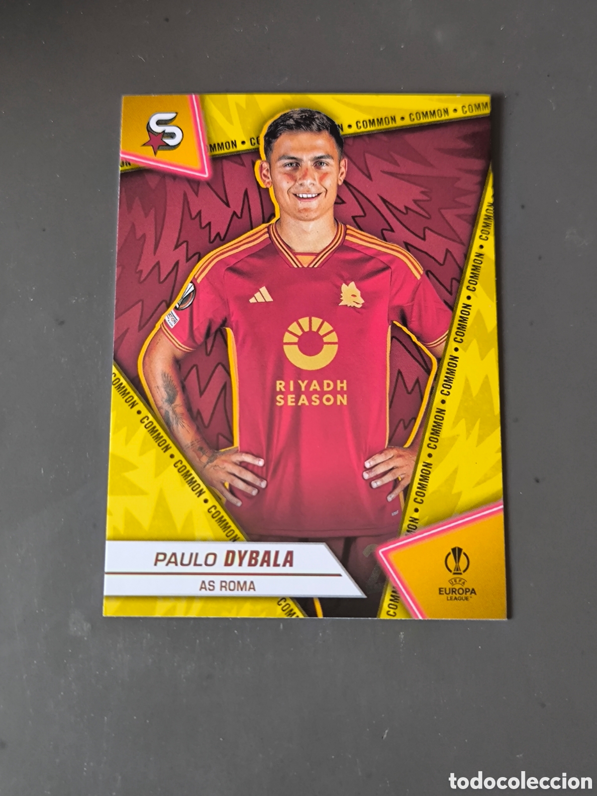 Cromos de f&uacute;tbol: DYBALA 16 Common As Roma Superstars 2024 Topps