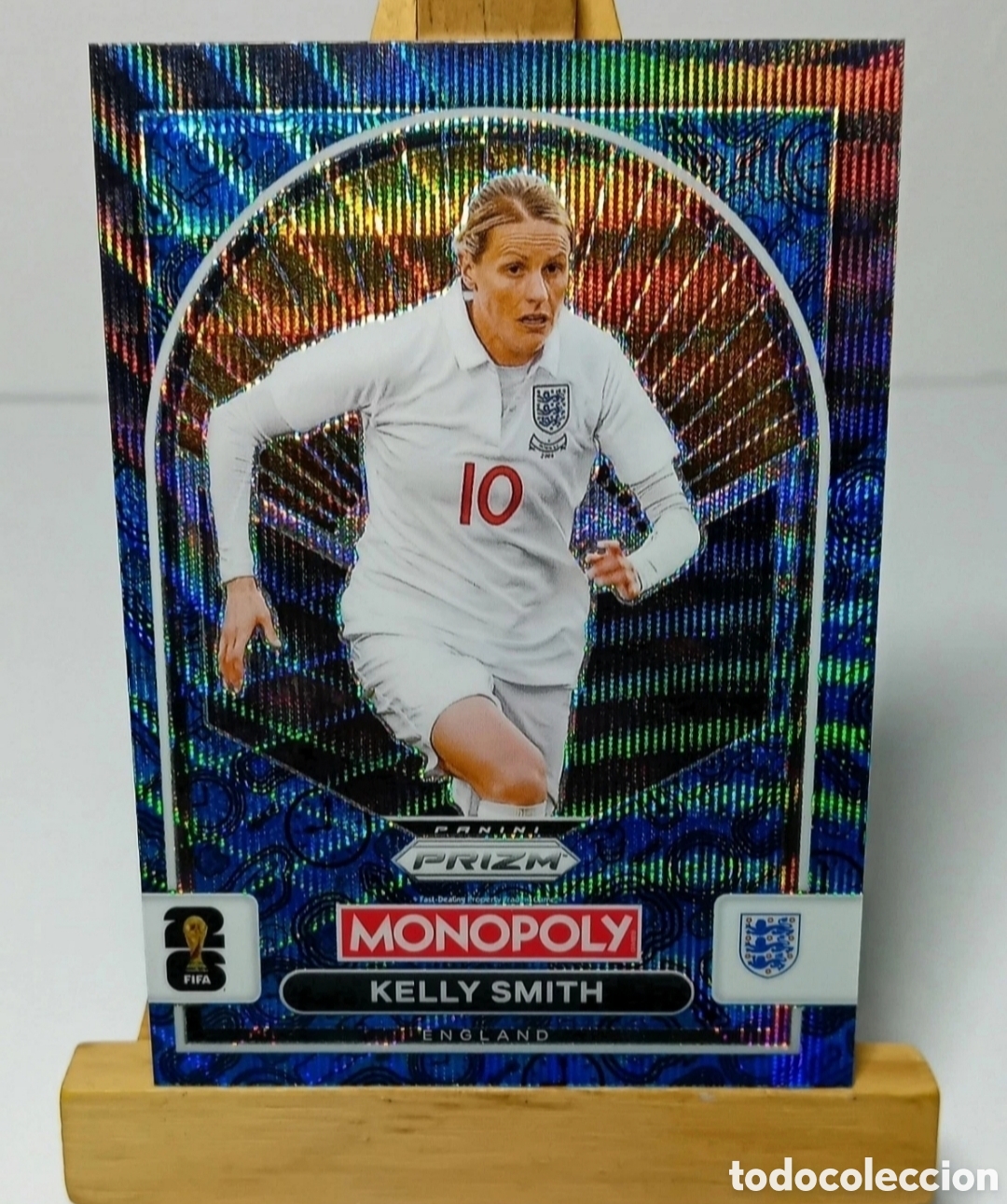 Cromos de f&uacute;tbol: KELLY SMITH 2026 USA MONOPOLY FOUR CORNERS BLUE WAVE PRIZM PANINI.