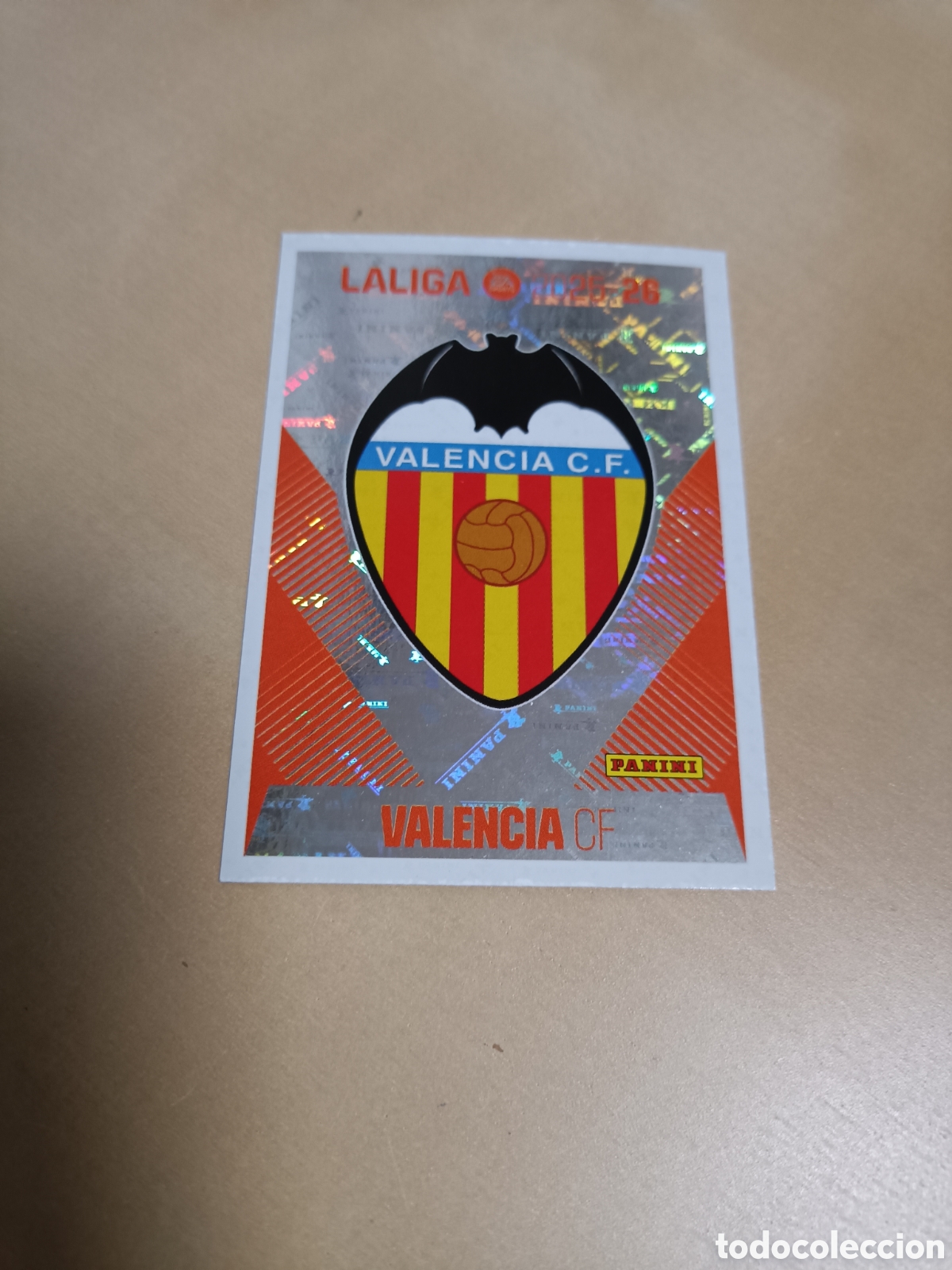 Cromos de f&uacute;tbol: CROMO ESCUDO VALENCIA CF LIGA ESTE 2025 2026 25 26 1