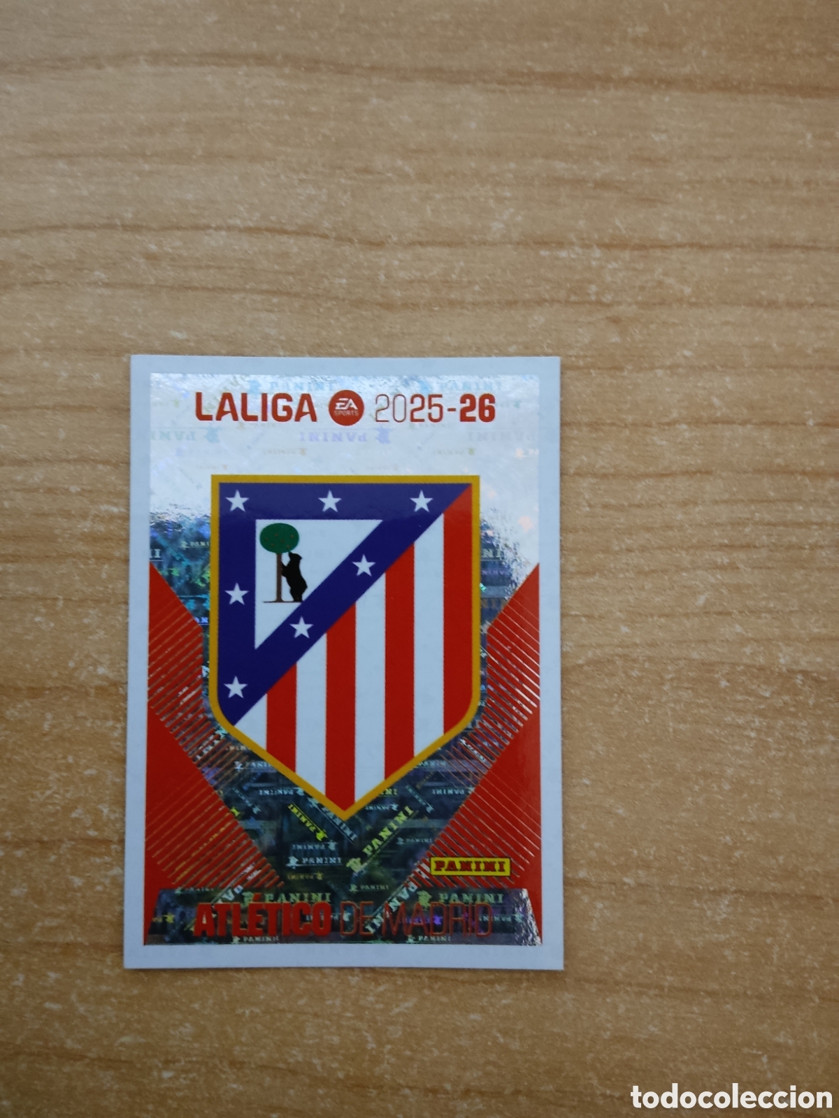 Cromos de f&uacute;tbol: 1 ESCUDO ATLETICO MADRID LIGA ESTE 2025 2026