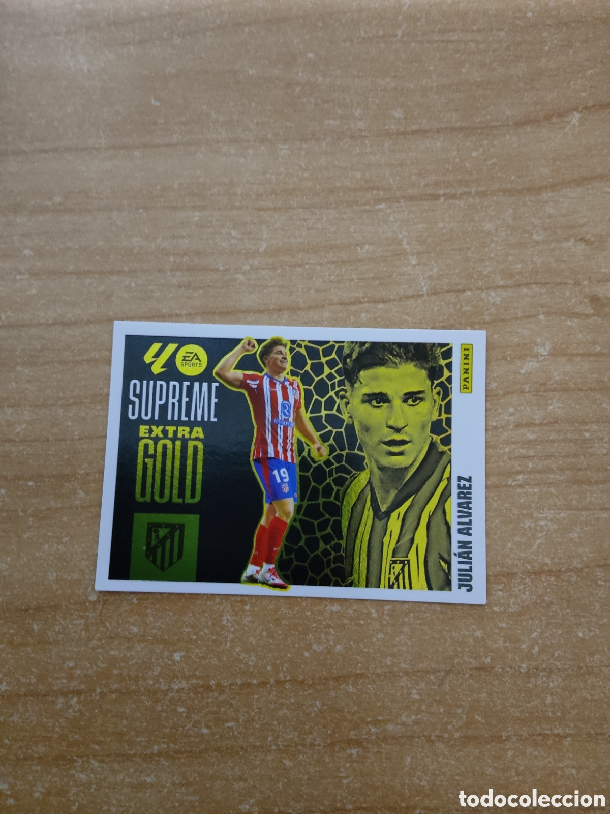 Cromos de f&uacute;tbol: JULIAN ALVAREZ SUPREME EXTRA GOLD ATLETICO MADRID LIGA ESTE 2025 2026