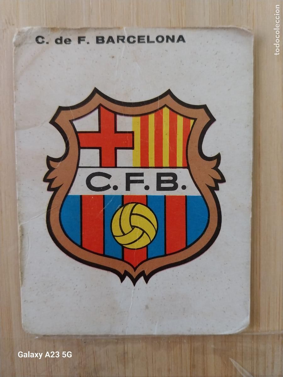 Cromos de f&uacute;tbol: ESCUDO FC BARCELONA A&Ntilde;O 1968 68 69 CAMPEONES BRUGUERA CROMO 34 SIN PEGAR NUNCAORIGINAL
