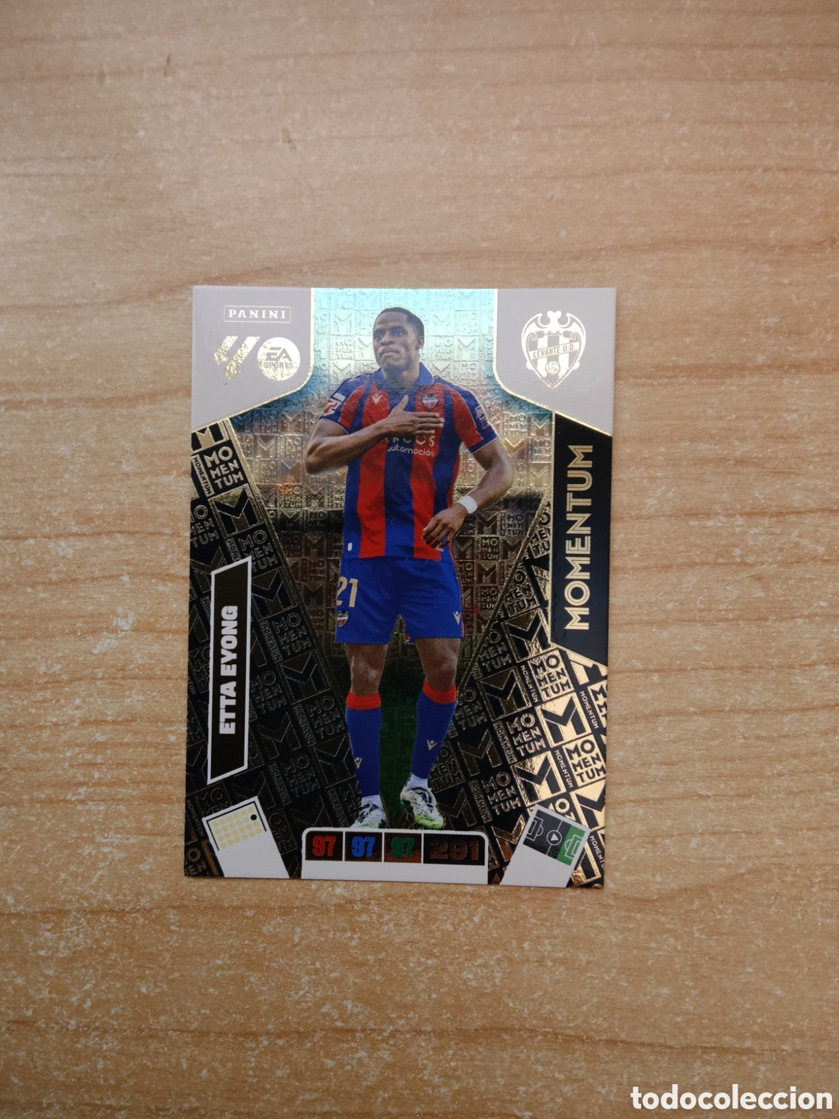 Cromos de f&uacute;tbol: ETTA EYONG MOMENTUN LEVANTE ADRENALYN XL LIGA 2025 2026