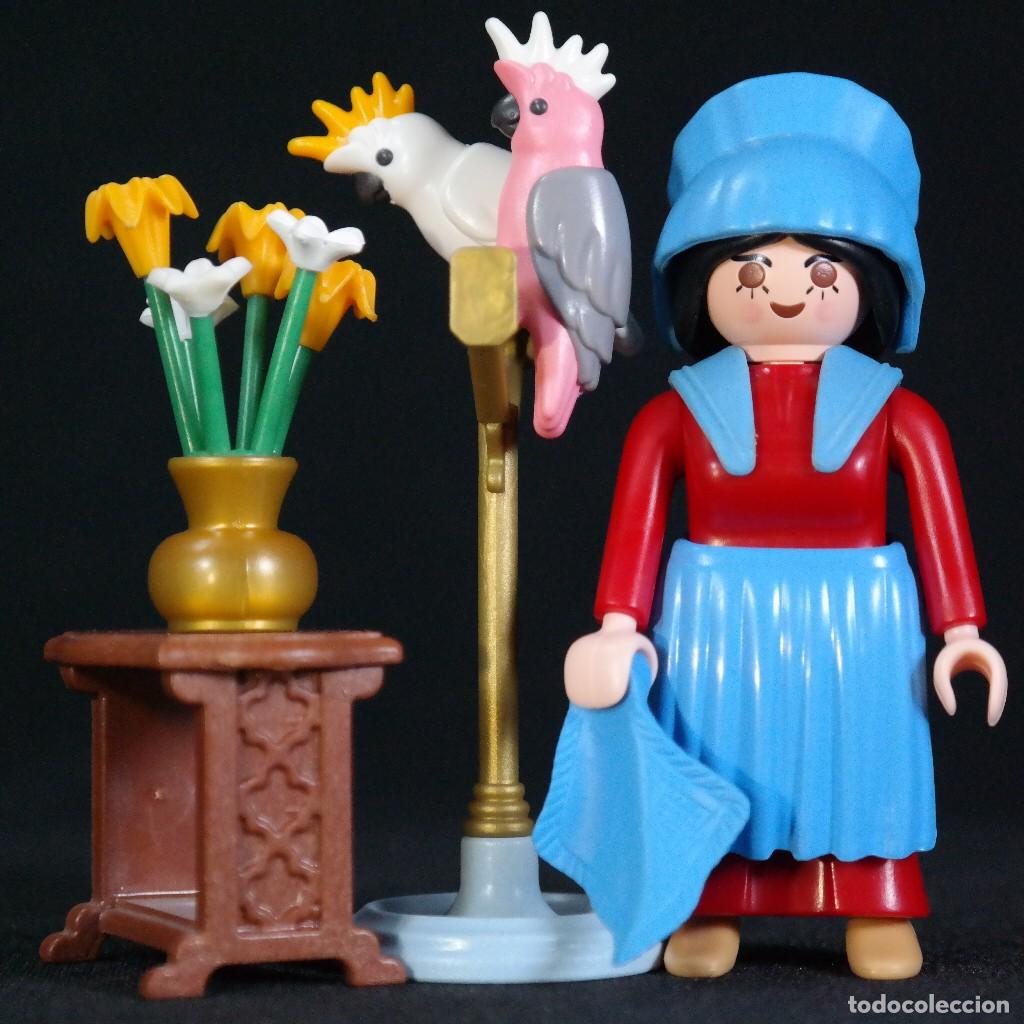 Cromos de f&uacute;tbol: Playmobil mujer con loros y muebles ☼