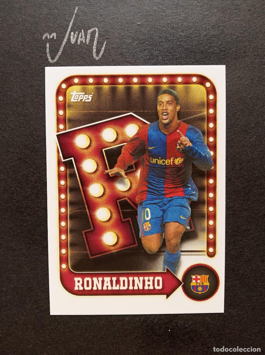 Figurine di Calcio: N&ordm; 28 NAME IN LIGHTS RONALDINHO FC BARCELONA BRASIL ⚽ TOPPS &reg; COLLECTOR TIN 2025 2026 25 26 NUEVO