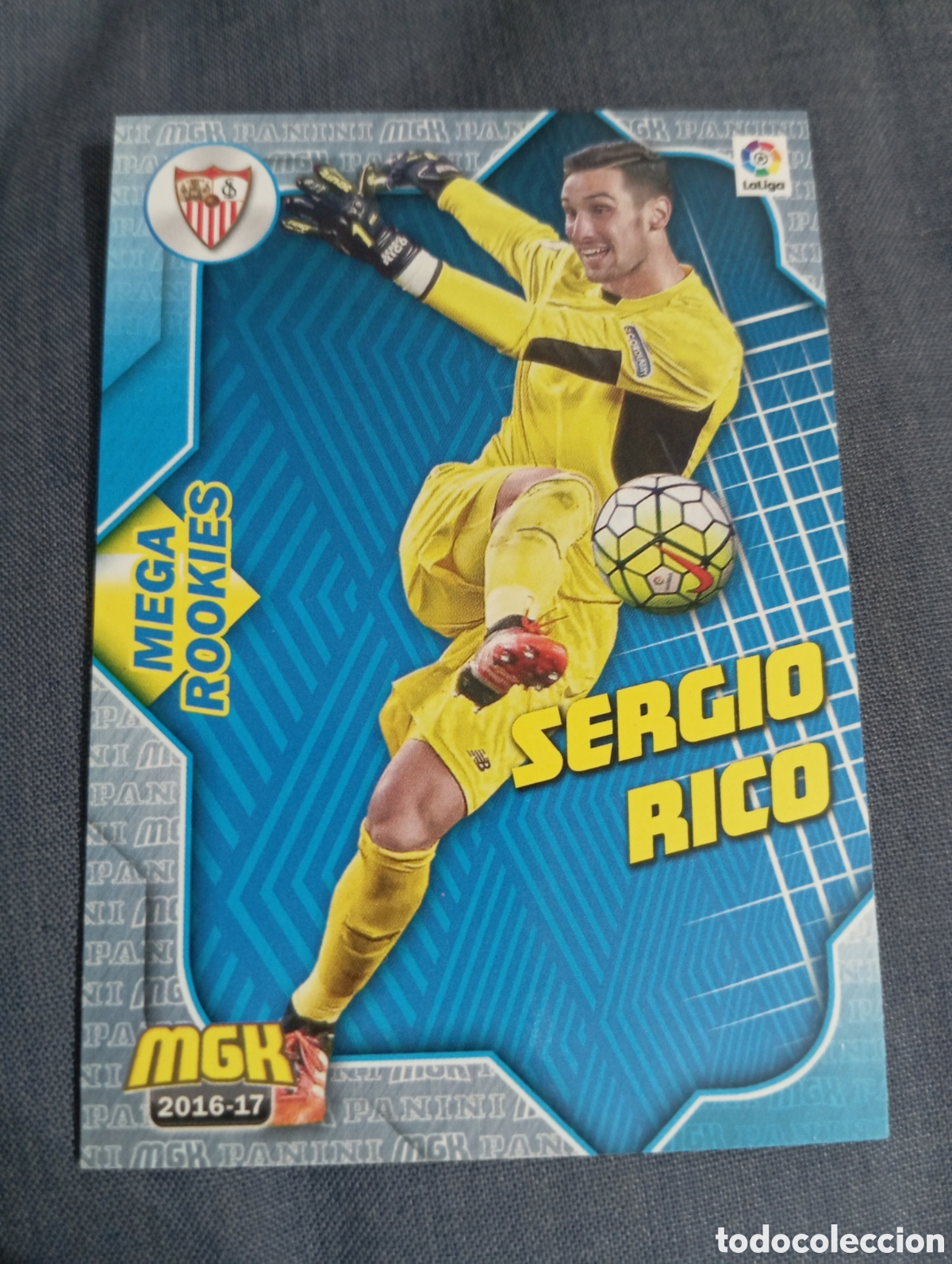 Figurine di Calcio: Sergio Rico Sevilla MEGA ROOKIES n&deg;459 / PANINI MEGACRACKS 2016/2017