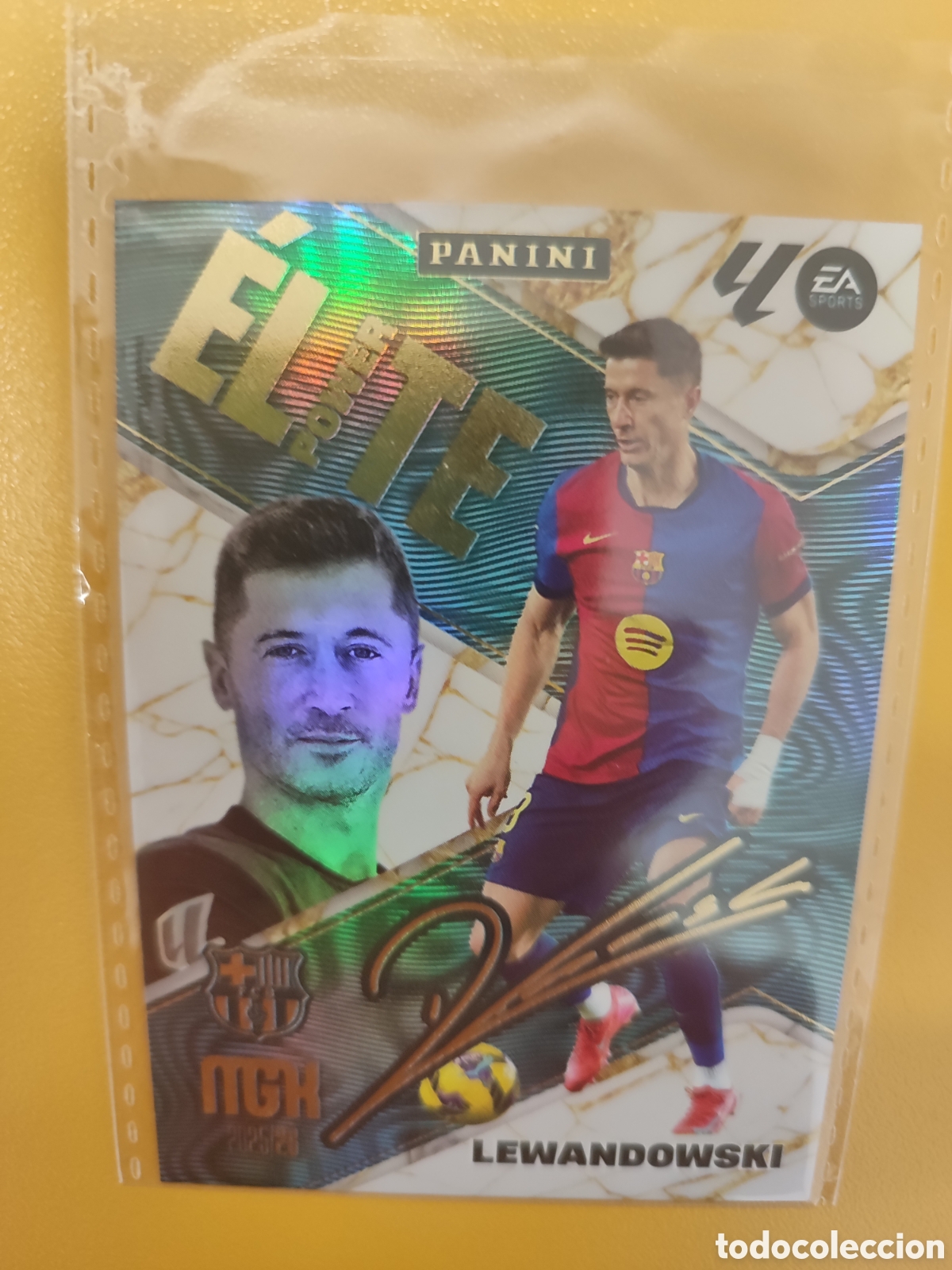 Cromos de f&uacute;tbol: Lewandowski &Eacute;lite Power firmado MGK 25/26