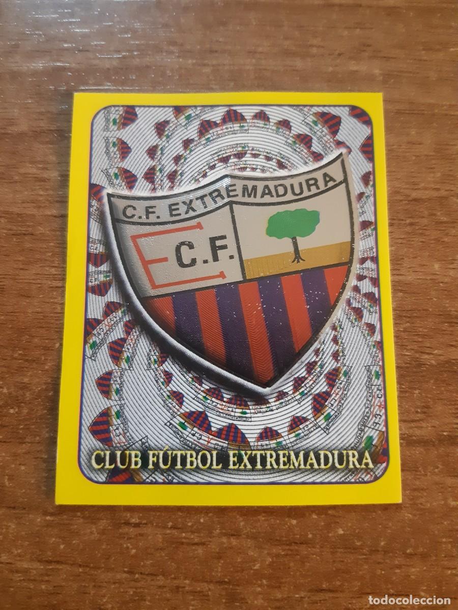 Cromos de f&uacute;tbol: N&deg;202 ESCUDO EXTREMADURA SUPER CAMPEONATO 98-99 PANINI SPORTS. NUNCA PEGADO, SIN PEGAR