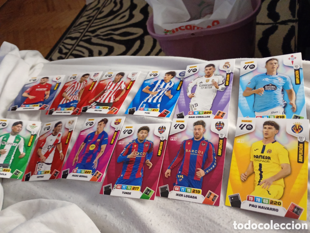 Cromos de f&uacute;tbol: 12 ampliaci&oacute;nrs de adrenalyn 2025 y 2026