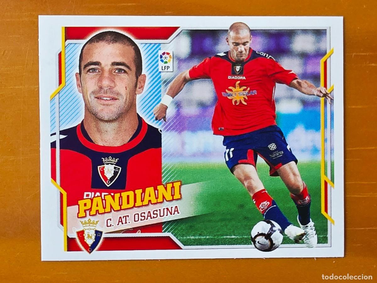 Football Stickers: 15 Walter el rifle Pandiani, CA Osasuna, Panini Ediciones Liga Este 2010 2011 10 11