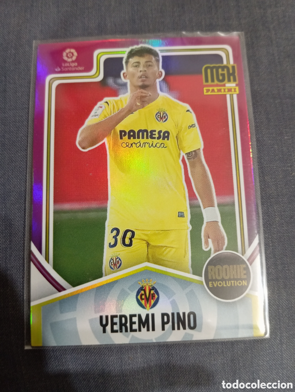Cromos de f&uacute;tbol: Yeremi Pino Villarreal ROOKIE EVOLUTION n&deg;404 / PANINI MEGACRACKS 2021/2022