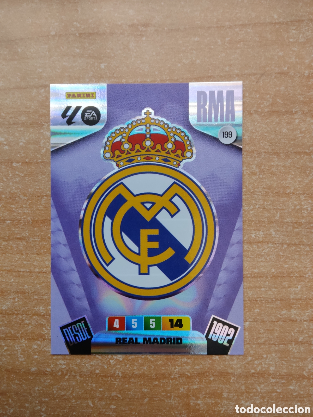 Cartes &agrave; collectionner de Football: 199 REAL MADRID ESCUDO ADRENALYN XL LIGA 2025 2026