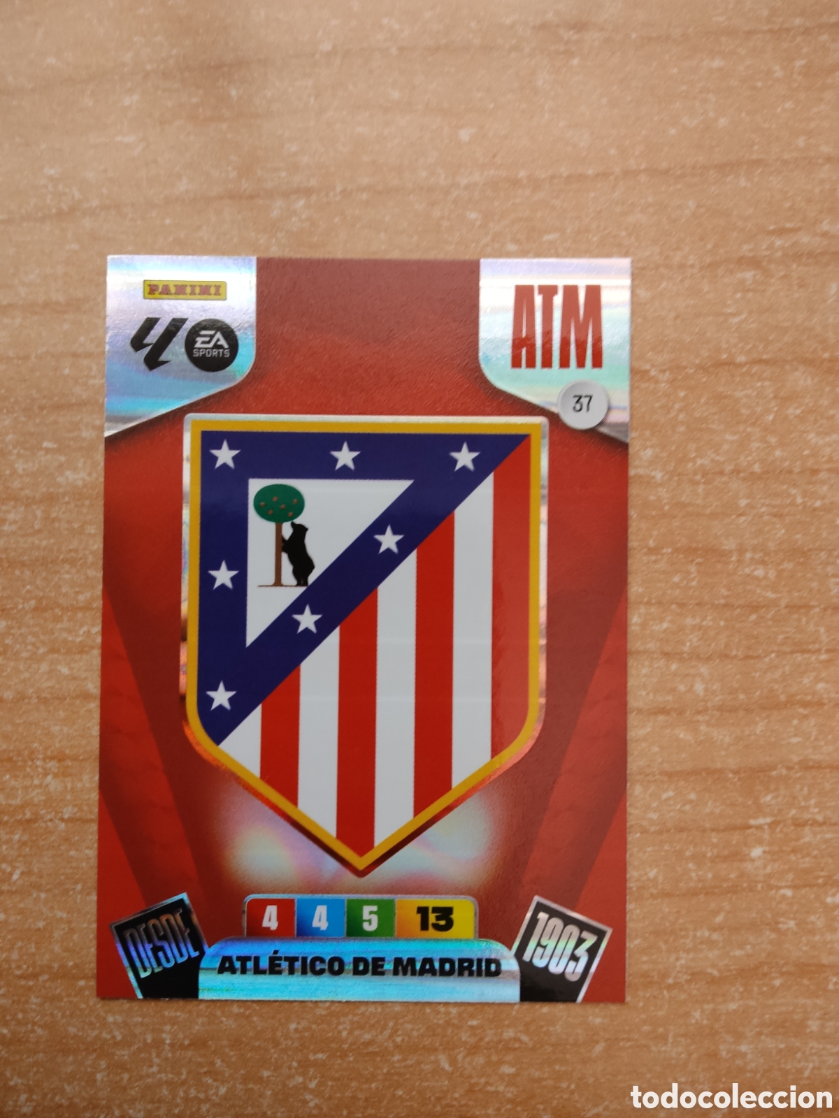 Fu&szlig;ball-Sticker: 37 ESCUDO ATLETICO MADRID ADRENALYN XL LIGA 2025 2026
