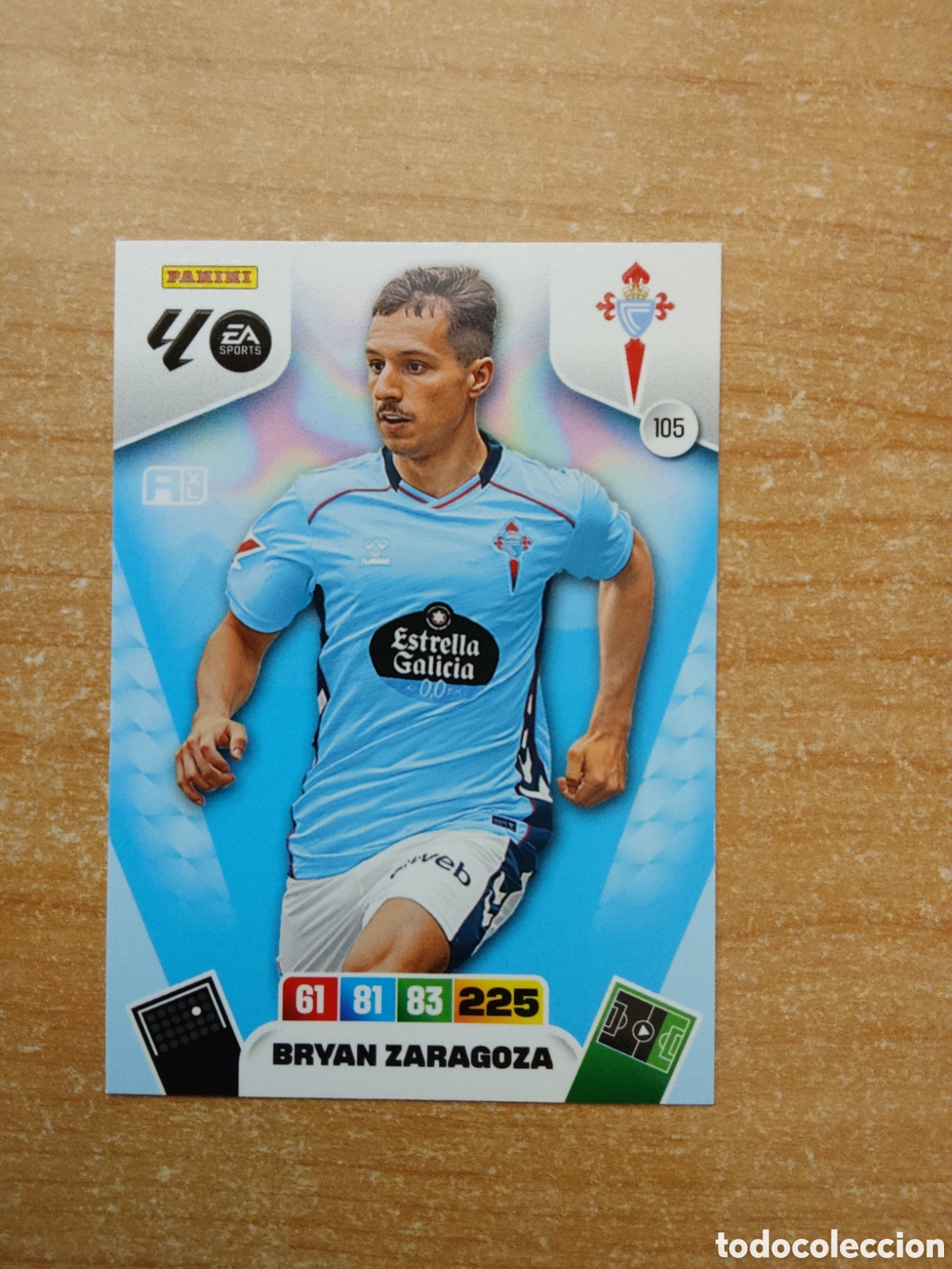 Football Stickers: 105 BRYAN ZARAGOZA CELTA ADRENALYN XL LIGA 2025 2026