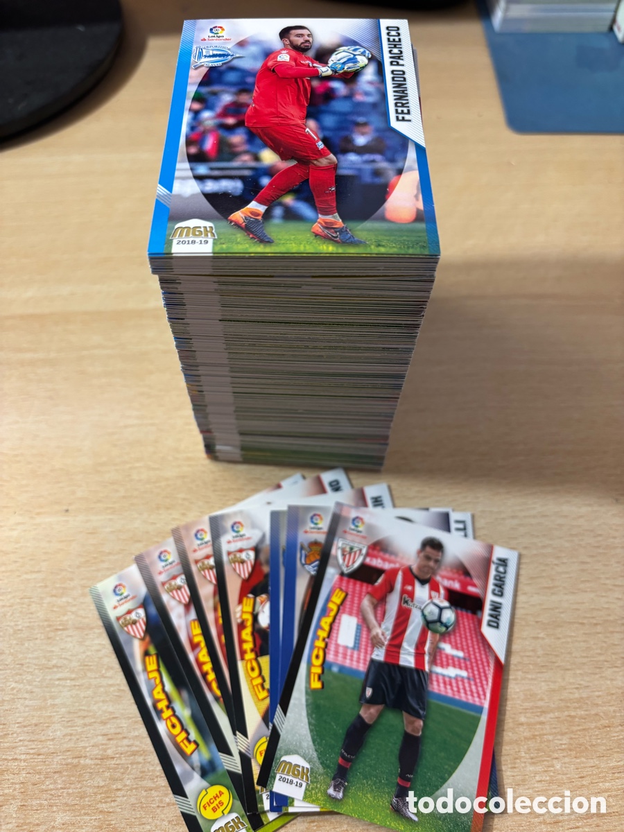 Cromos de f&uacute;tbol: 278 cromos distintos Megacracks 2018-19 con escudos, fichajes y All Stars