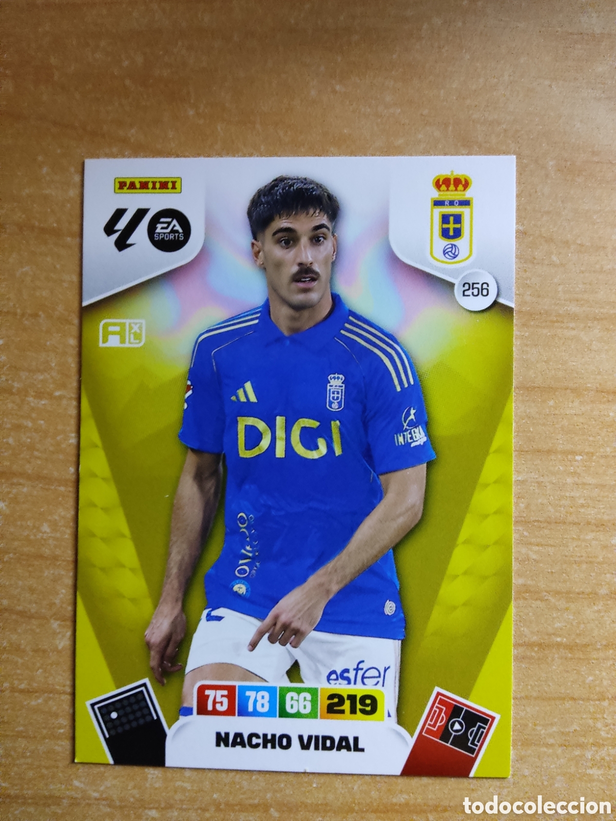 Cromos de f&uacute;tbol: 256 NACHO VIDAL REAL OVIEDO ADRENALYN XL LIGA 2025 2026