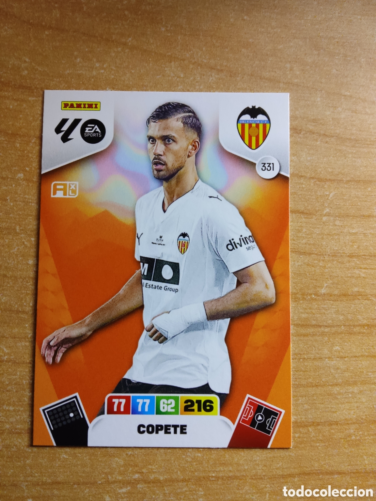 Fu&szlig;ball-Sticker: 331 COPETE VALENCIA ADRENALYN XL LIGA 2025 2026
